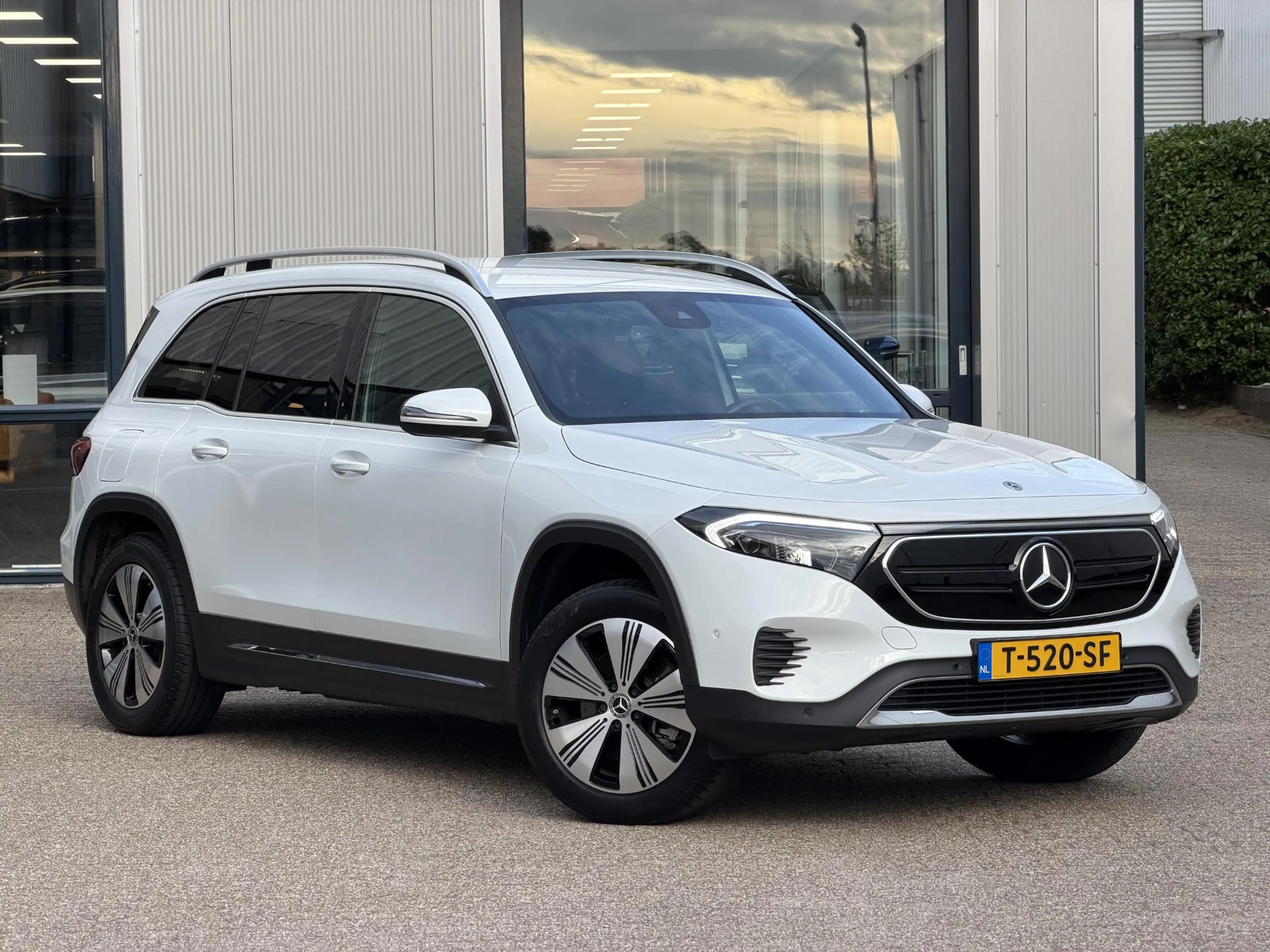 Mercedes-Benz EQB 250 Business Line 67 kWh | NL-Auto/Carplay/Privacy Gla — photo 14