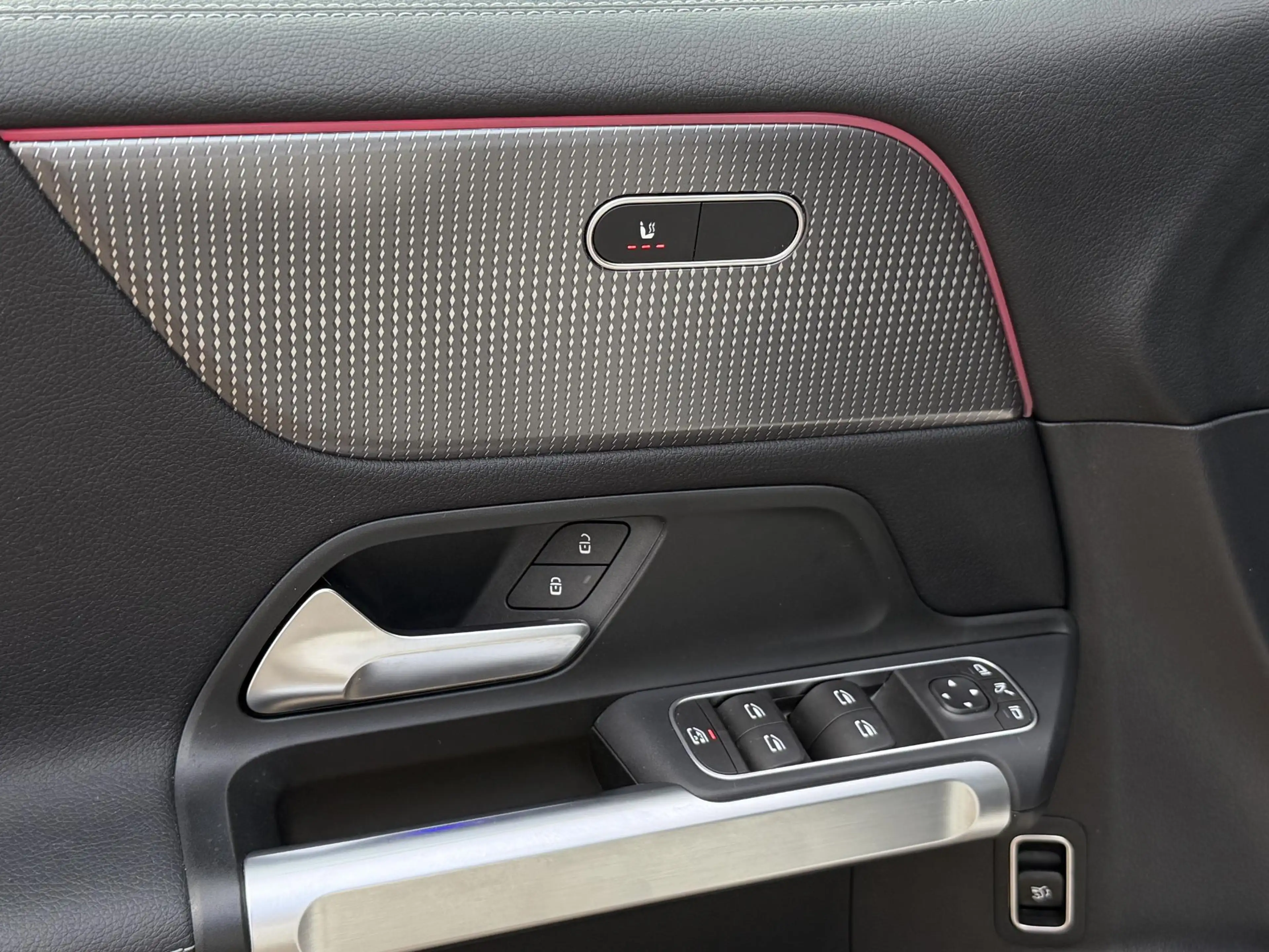 Mercedes-Benz EQB 250 Business Line 67 kWh | NL-Auto/Carplay/Privacy Gla — photo 10