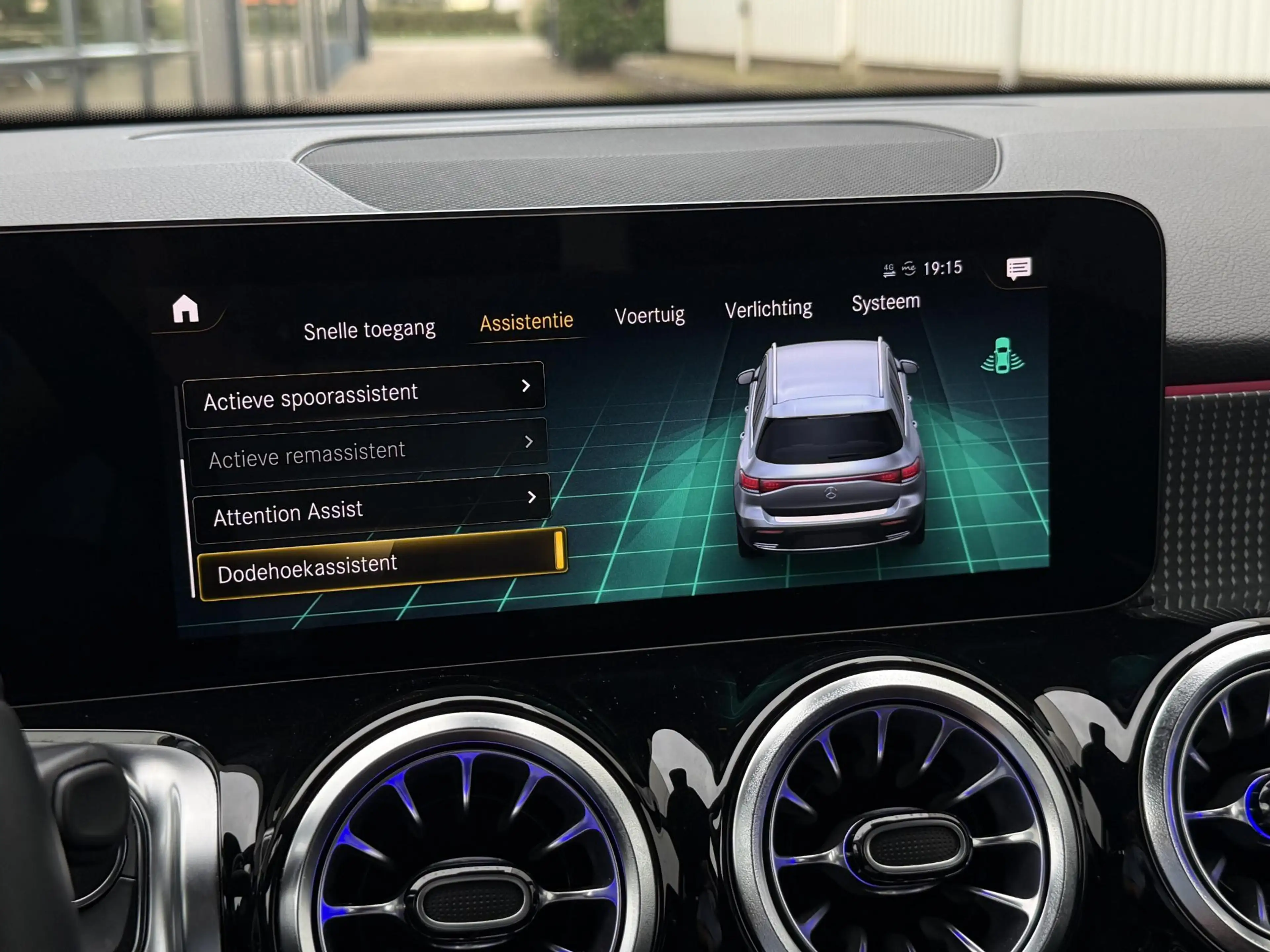 Mercedes-Benz EQB 250 Business Line 67 kWh | NL-Auto/Carplay/Privacy Gla — photo 33