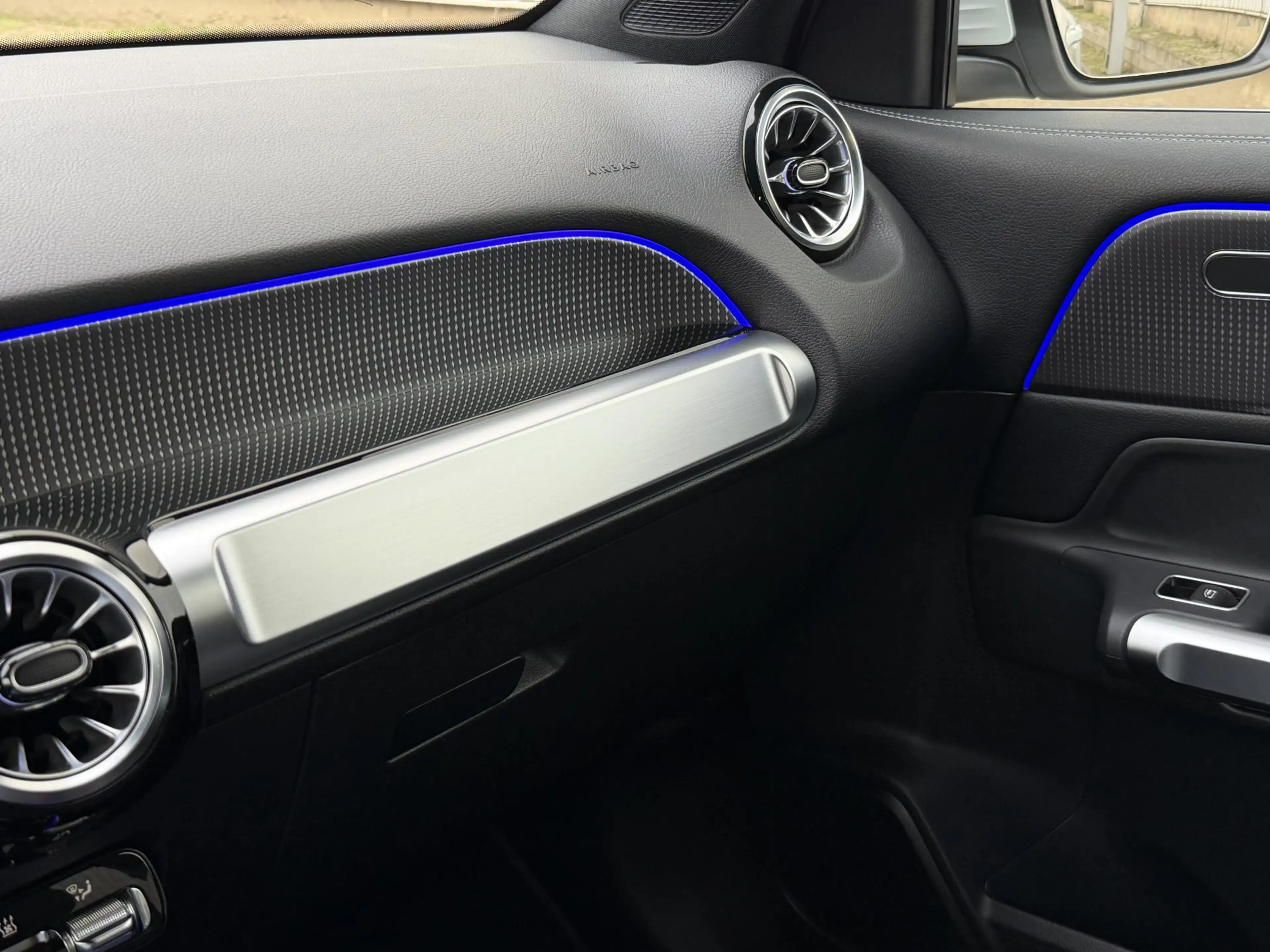 Mercedes-Benz EQB 250 Business Line 67 kWh | NL-Auto/Carplay/Privacy Gla — photo 48