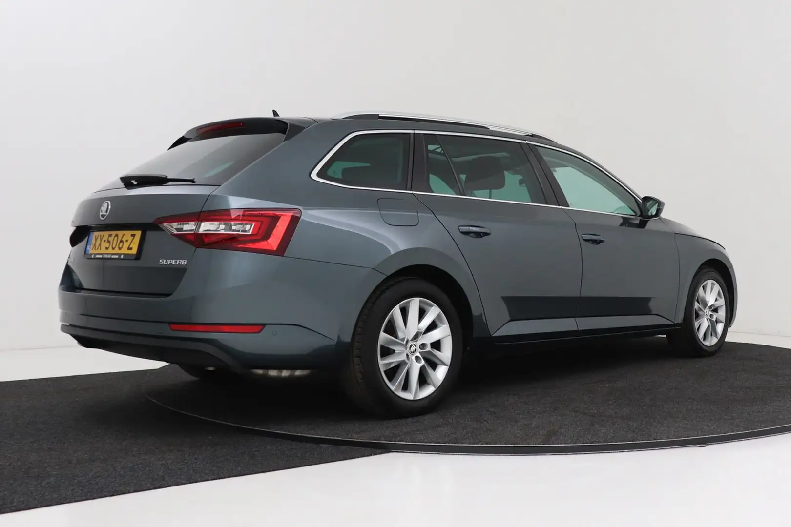 Skoda Superb Combi 1.5 TSI ACT Style Business | Panoramadak | O Grijs - 2
