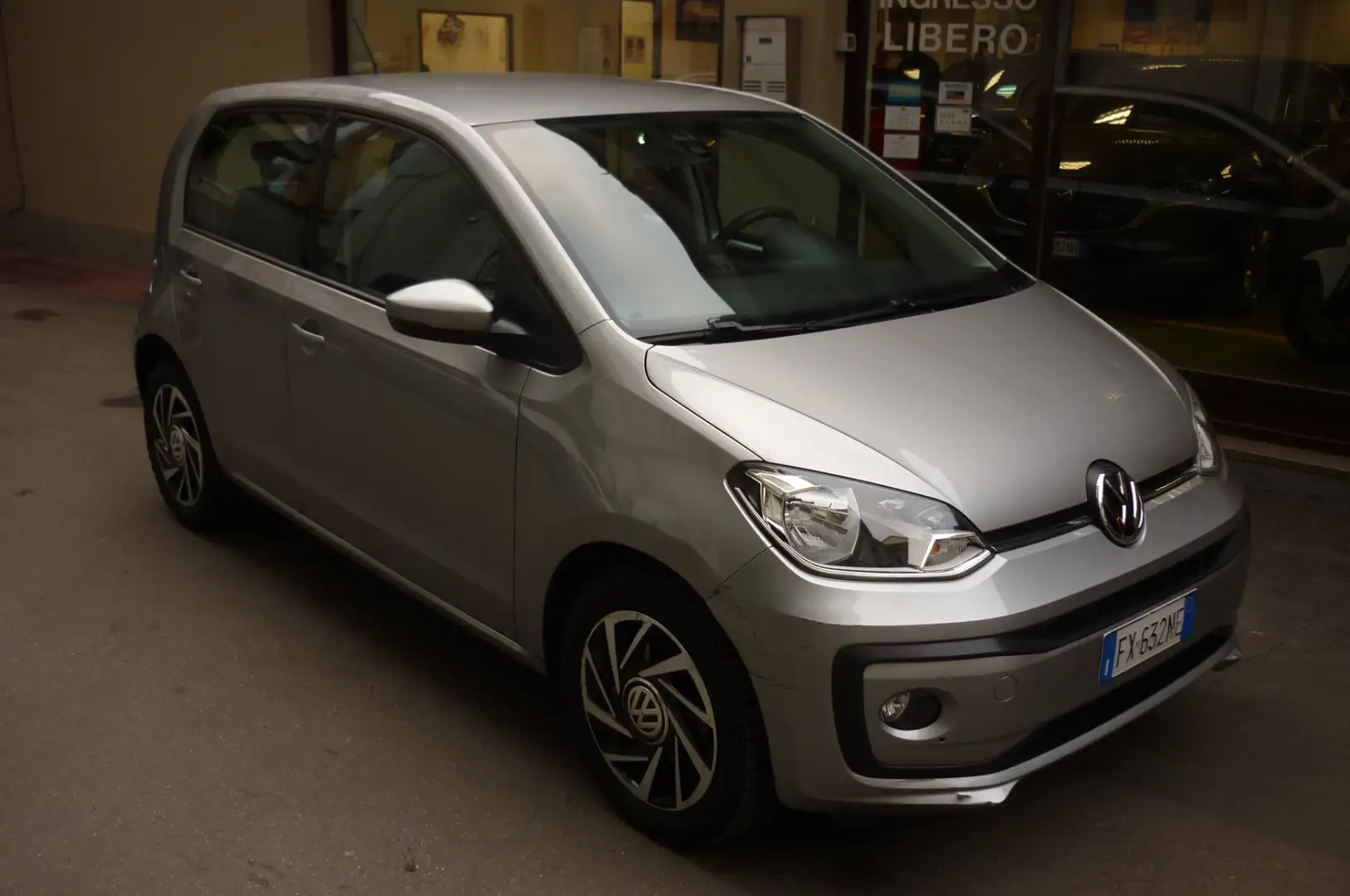 Volkswagen up! 1.0 5p. move up! Gris - 1