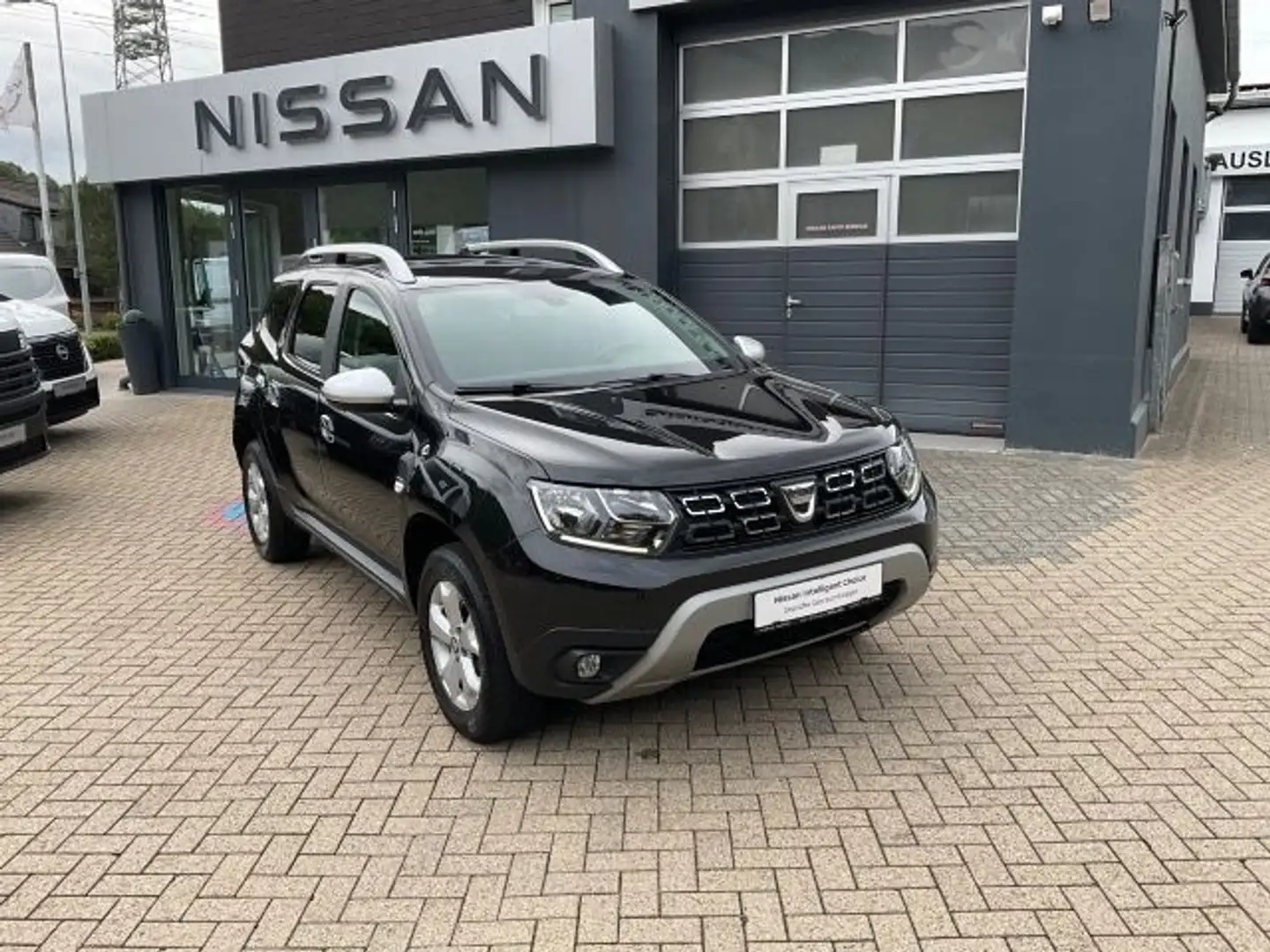 Dacia Duster II 1.2 TCe 125 Comfort Klima Navi SH EPH Zwart - 2