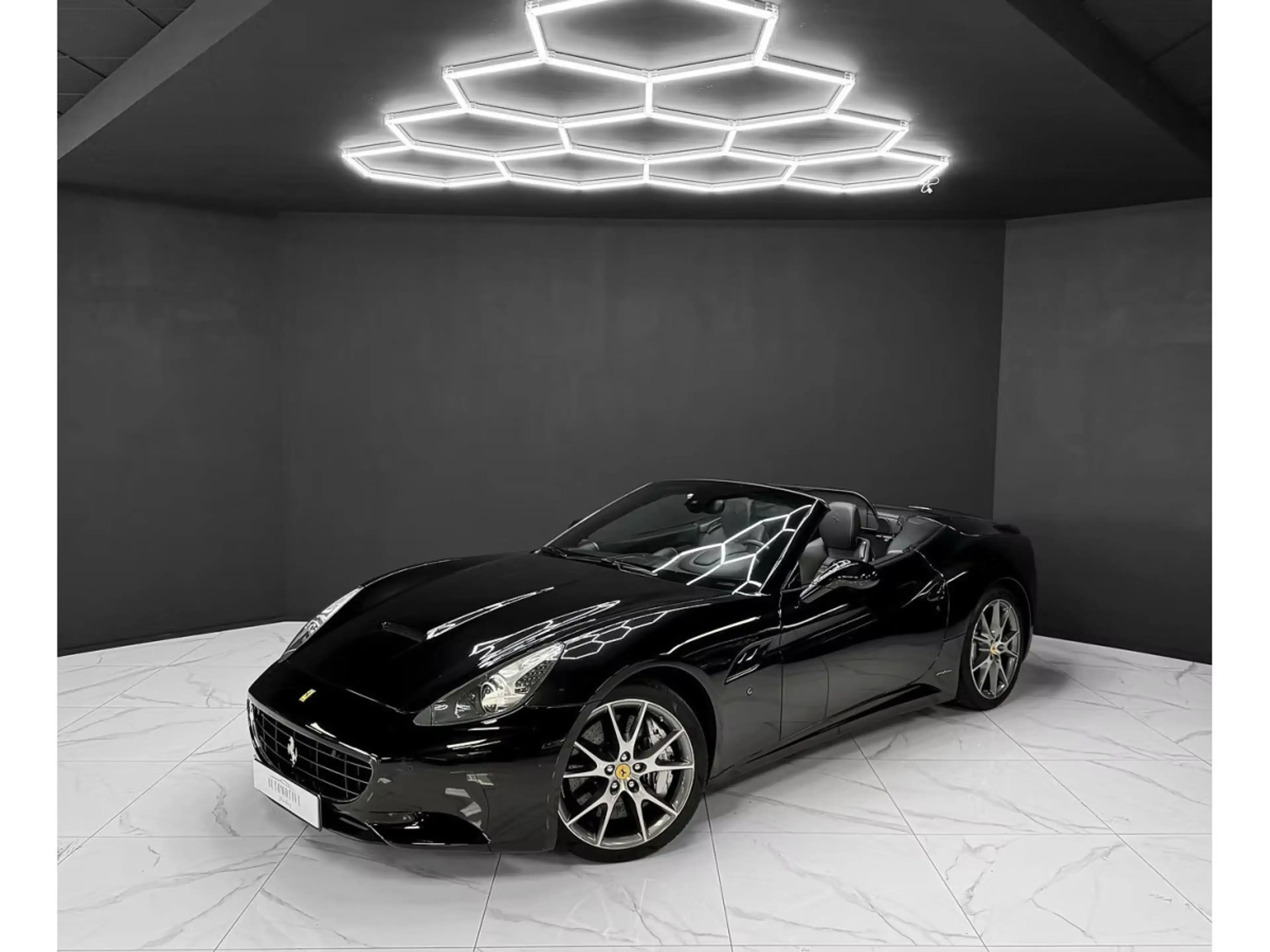 Ferrari California V8 4.3 Nero Daytona