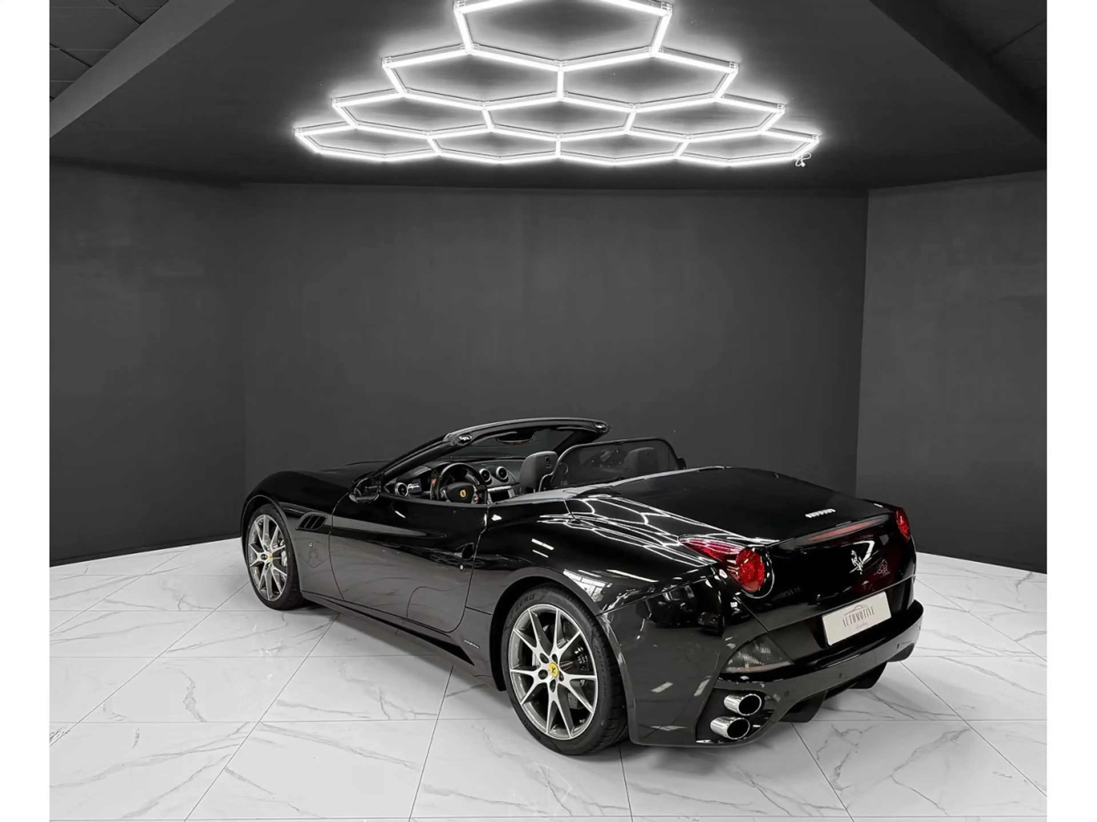 Ferrari California V8 4.3 Nero Daytona — photo 3