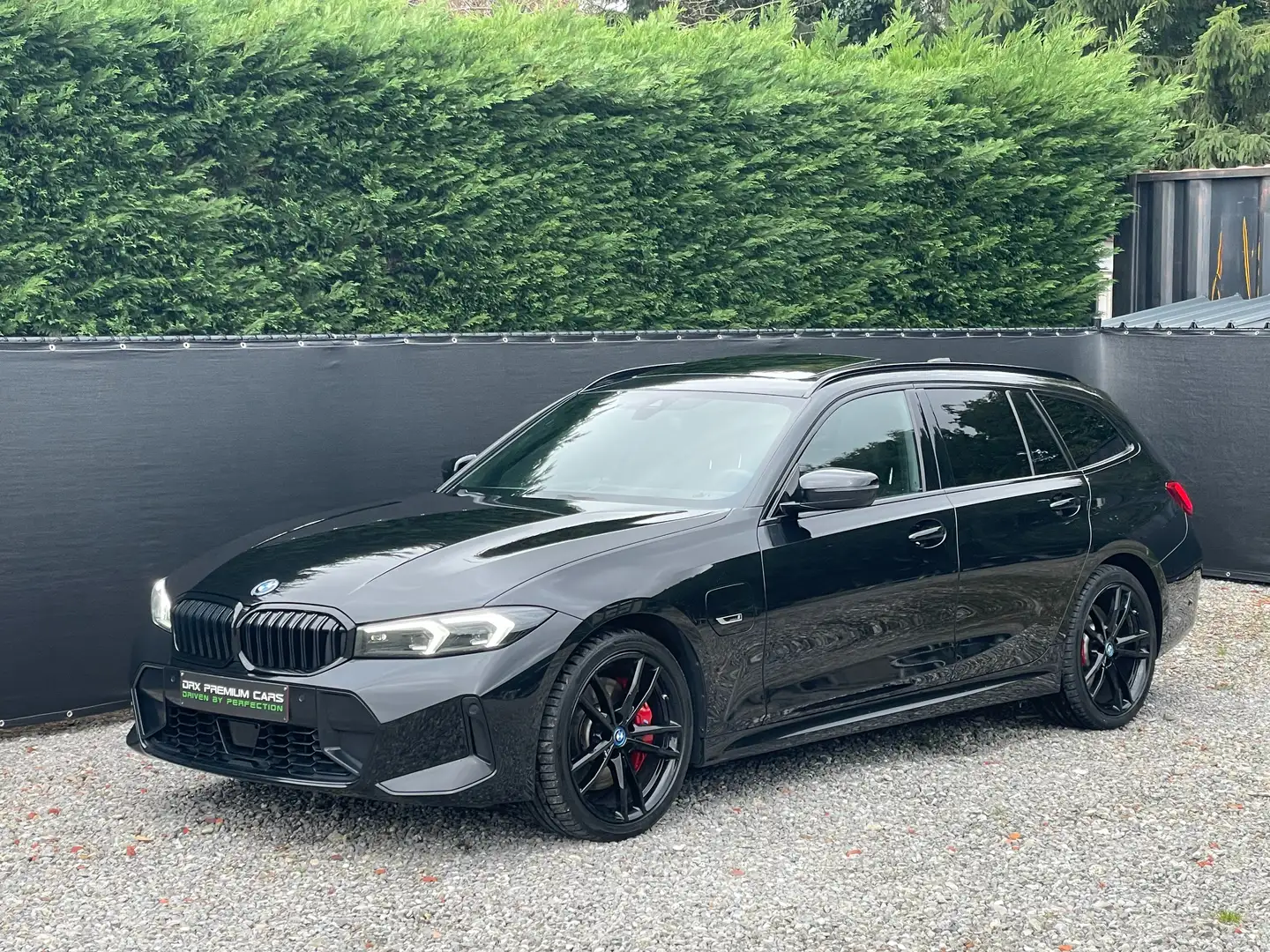 BMW 330 330e M-Sport LCI Face-lift-Pano-HUD-trekhaak Noir - 1