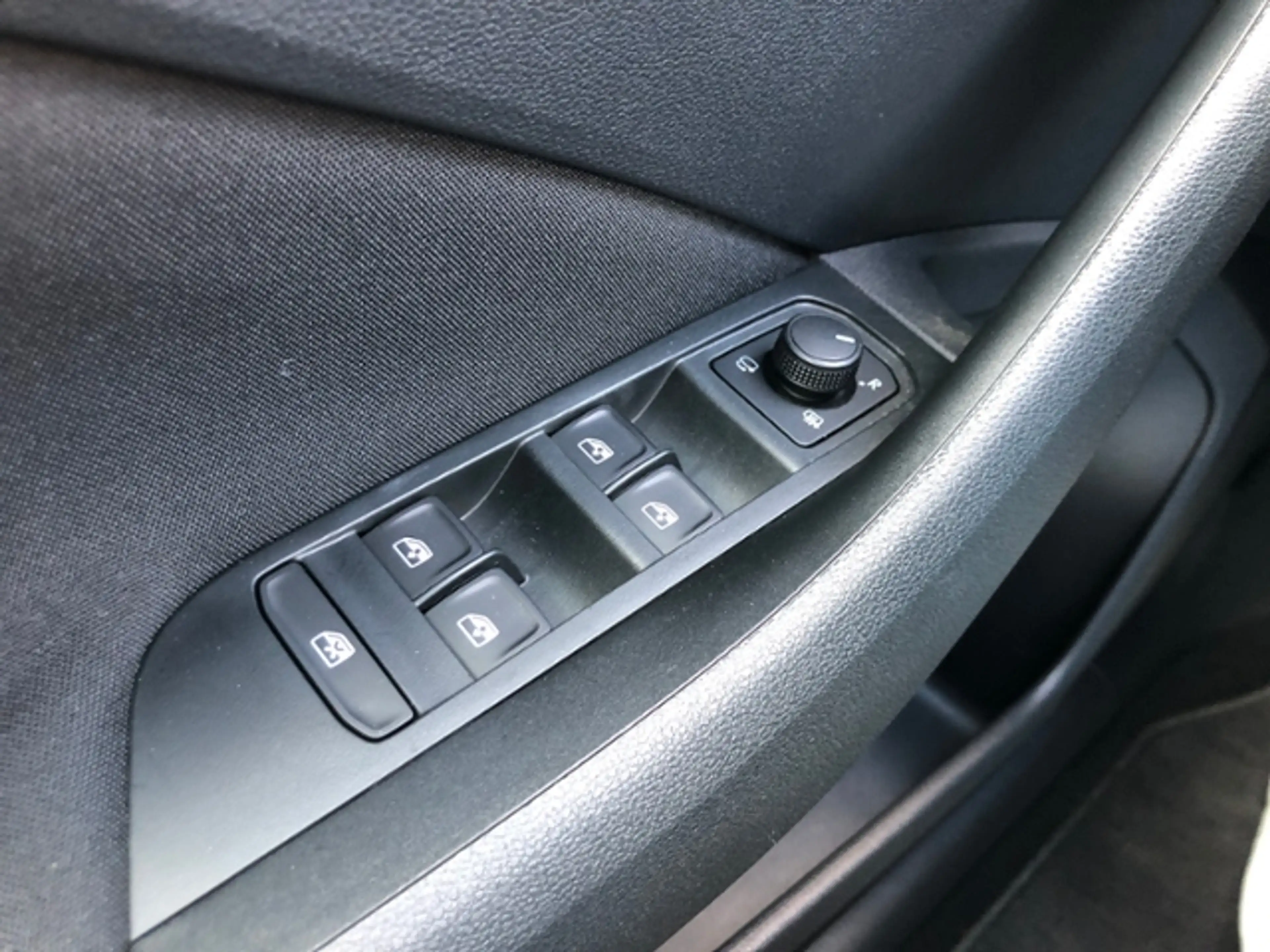Skoda Kamiq Tour 1.5 TSI AHZV LED SHZ PDC SmartLink — photo 21