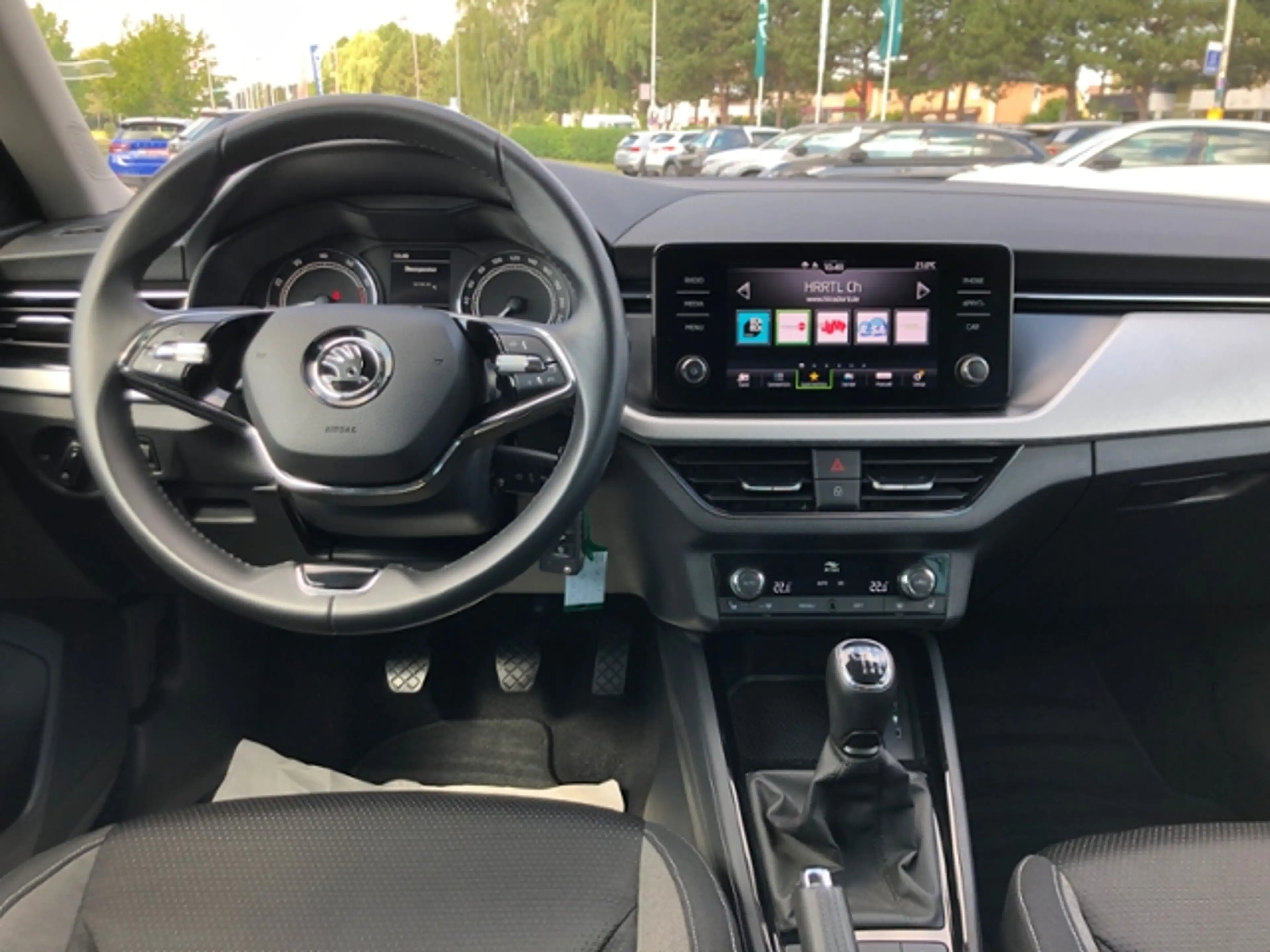 Skoda Kamiq Tour 1.5 TSI AHZV LED SHZ PDC SmartLink — photo 11