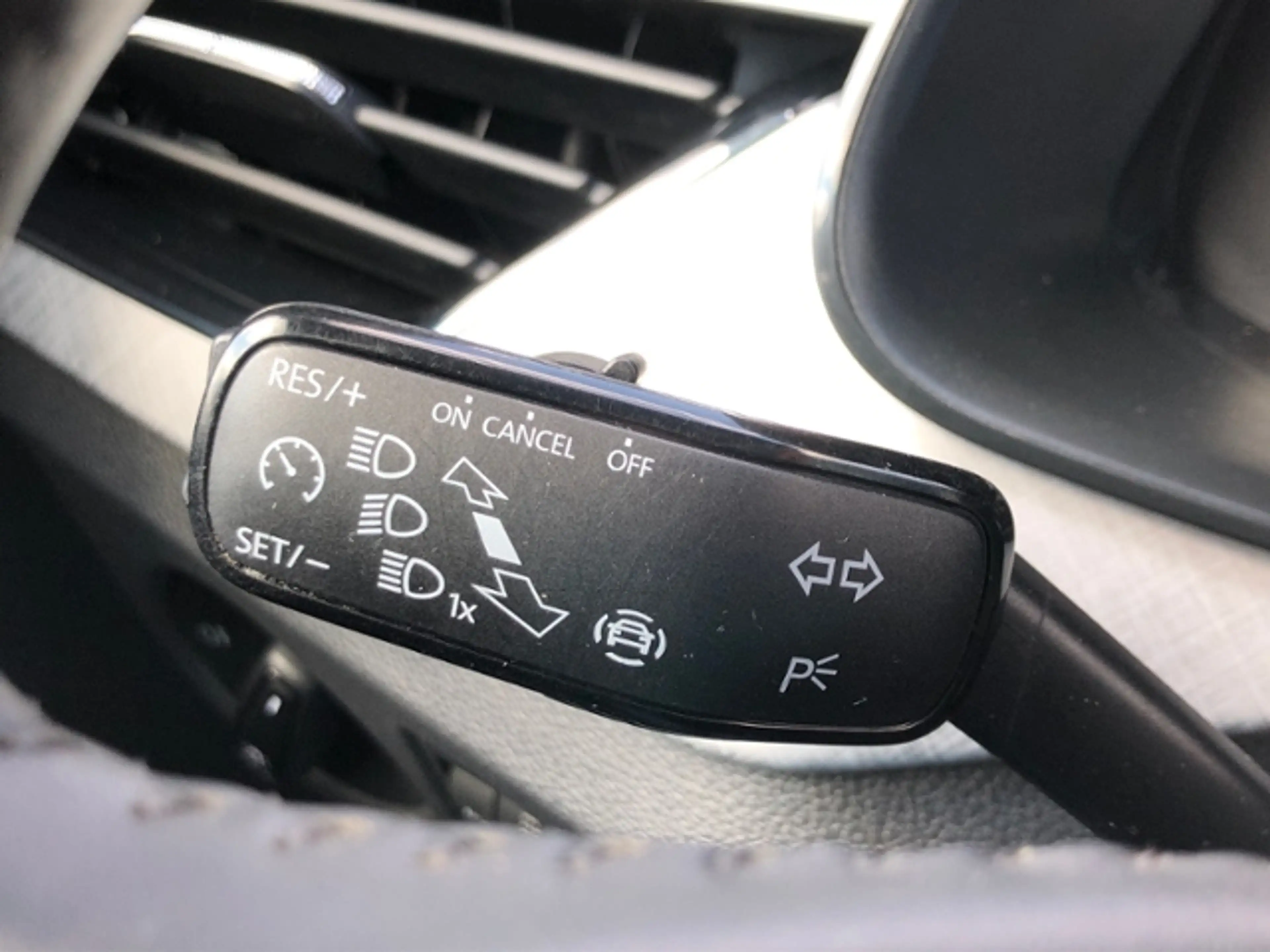 Skoda Kamiq Tour 1.5 TSI AHZV LED SHZ PDC SmartLink — photo 20