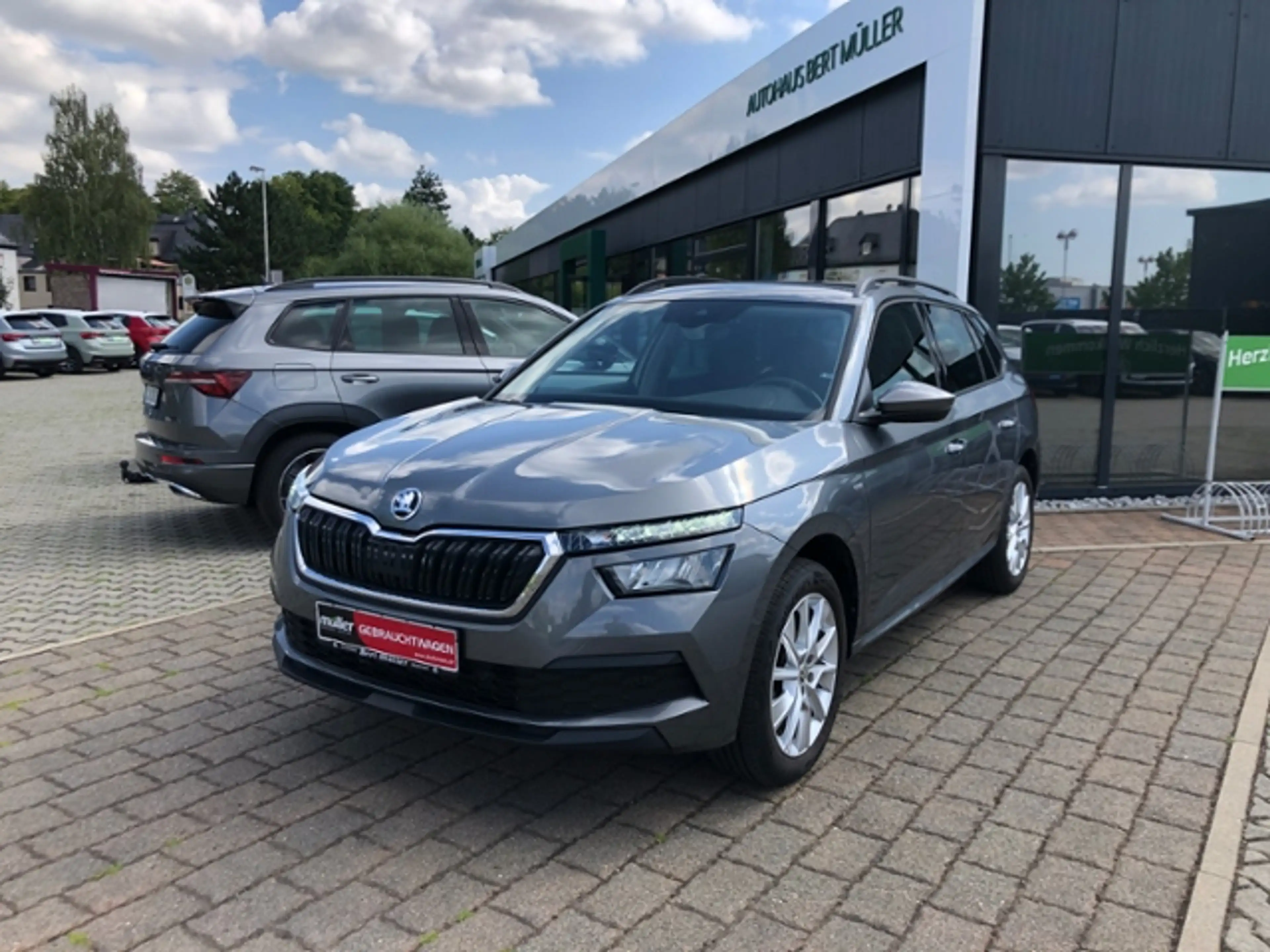 Skoda Kamiq Tour 1.5 TSI AHZV LED SHZ PDC SmartLink — photo 2