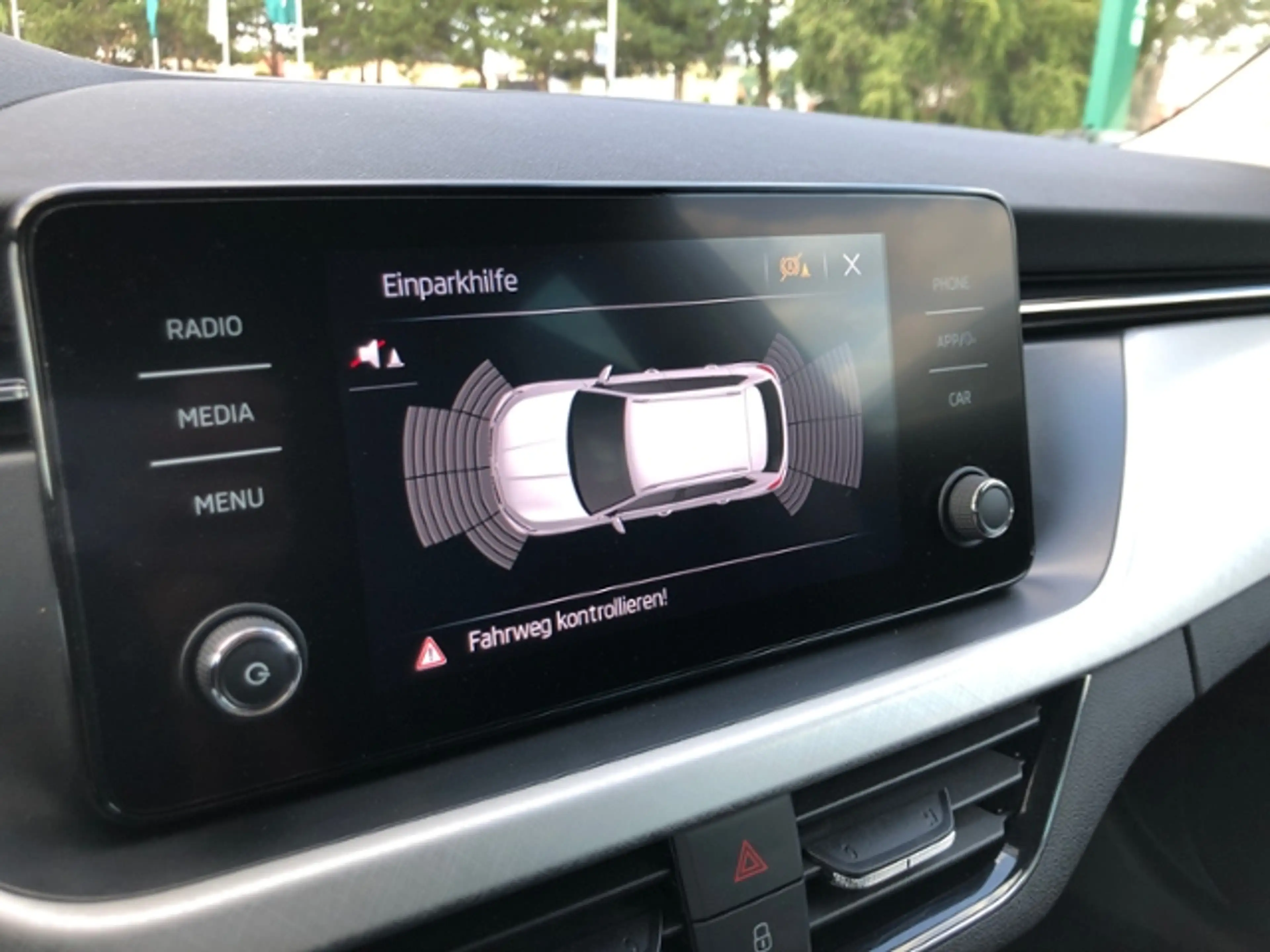 Skoda Kamiq Tour 1.5 TSI AHZV LED SHZ PDC SmartLink — photo 16