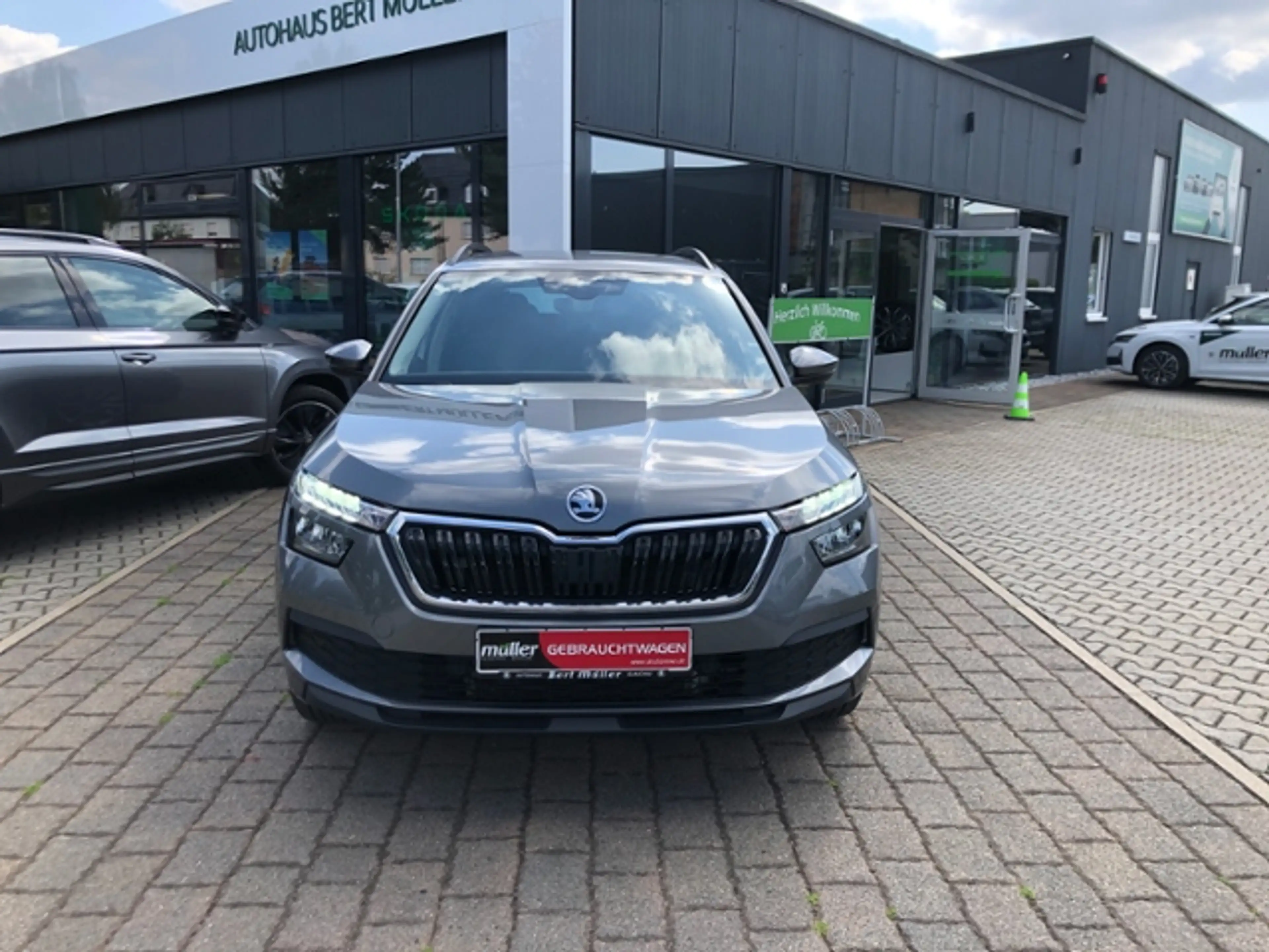Skoda Kamiq Tour 1.5 TSI AHZV LED SHZ PDC SmartLink — photo 3