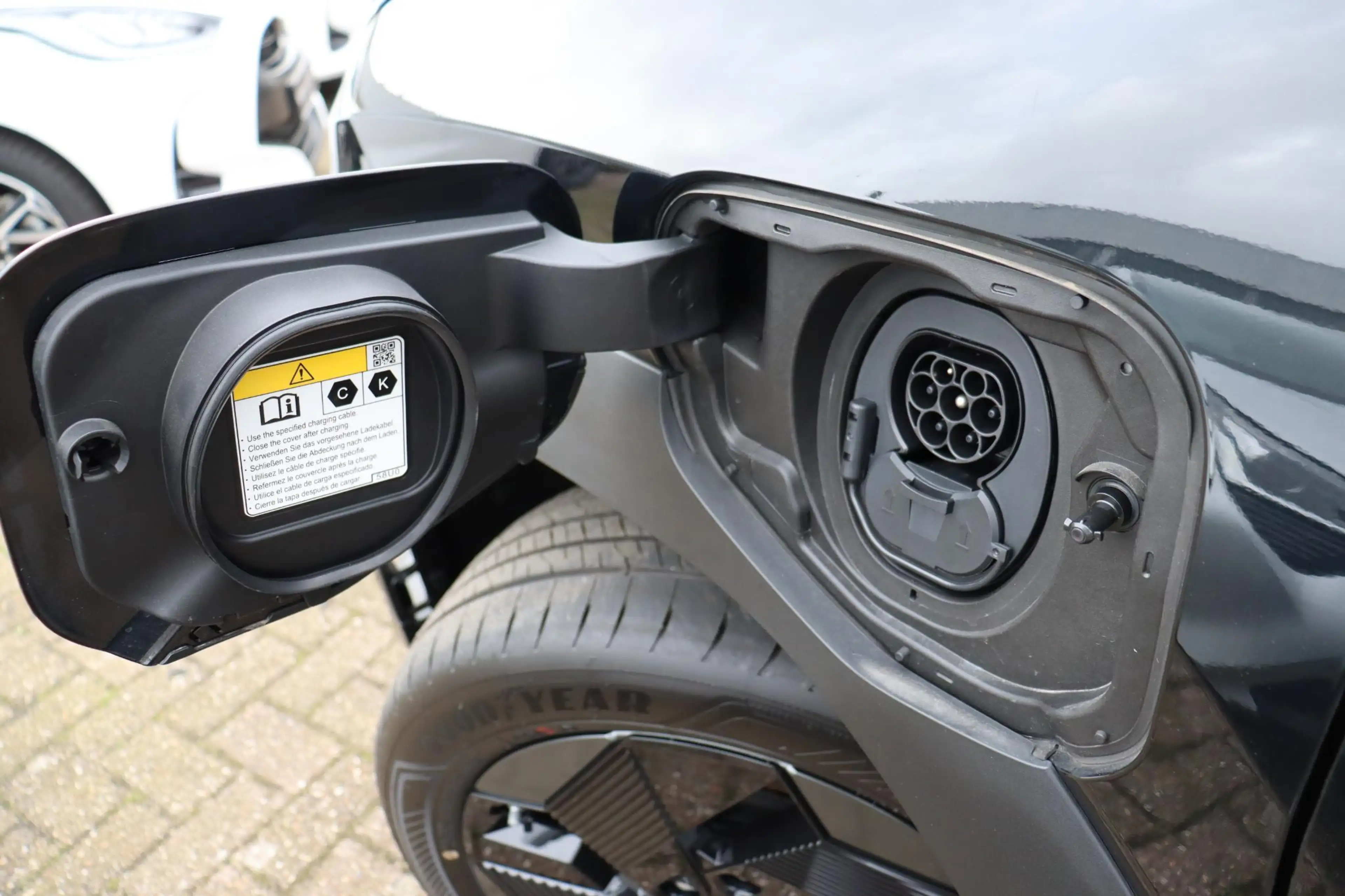 Toyota Urban Cruiser Dynamic 61 kWh , Nieuw en snel leverbaar (mei 2026 — photo 8