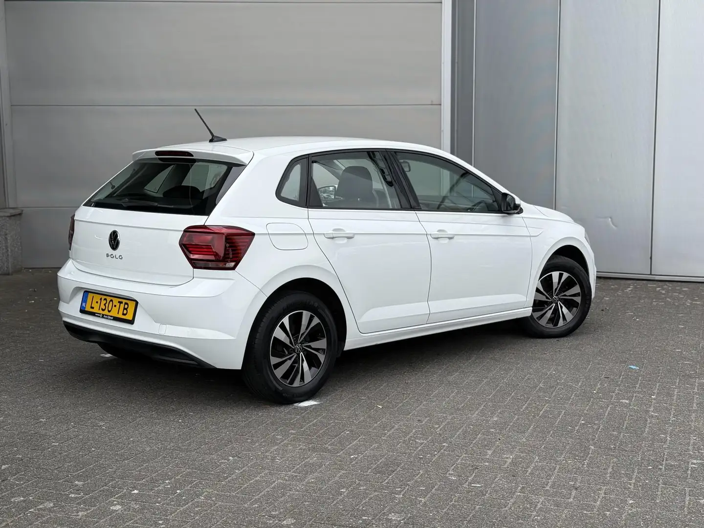 Volkswagen Polo 1.0 TSI Comfortline Executive Wit - 2