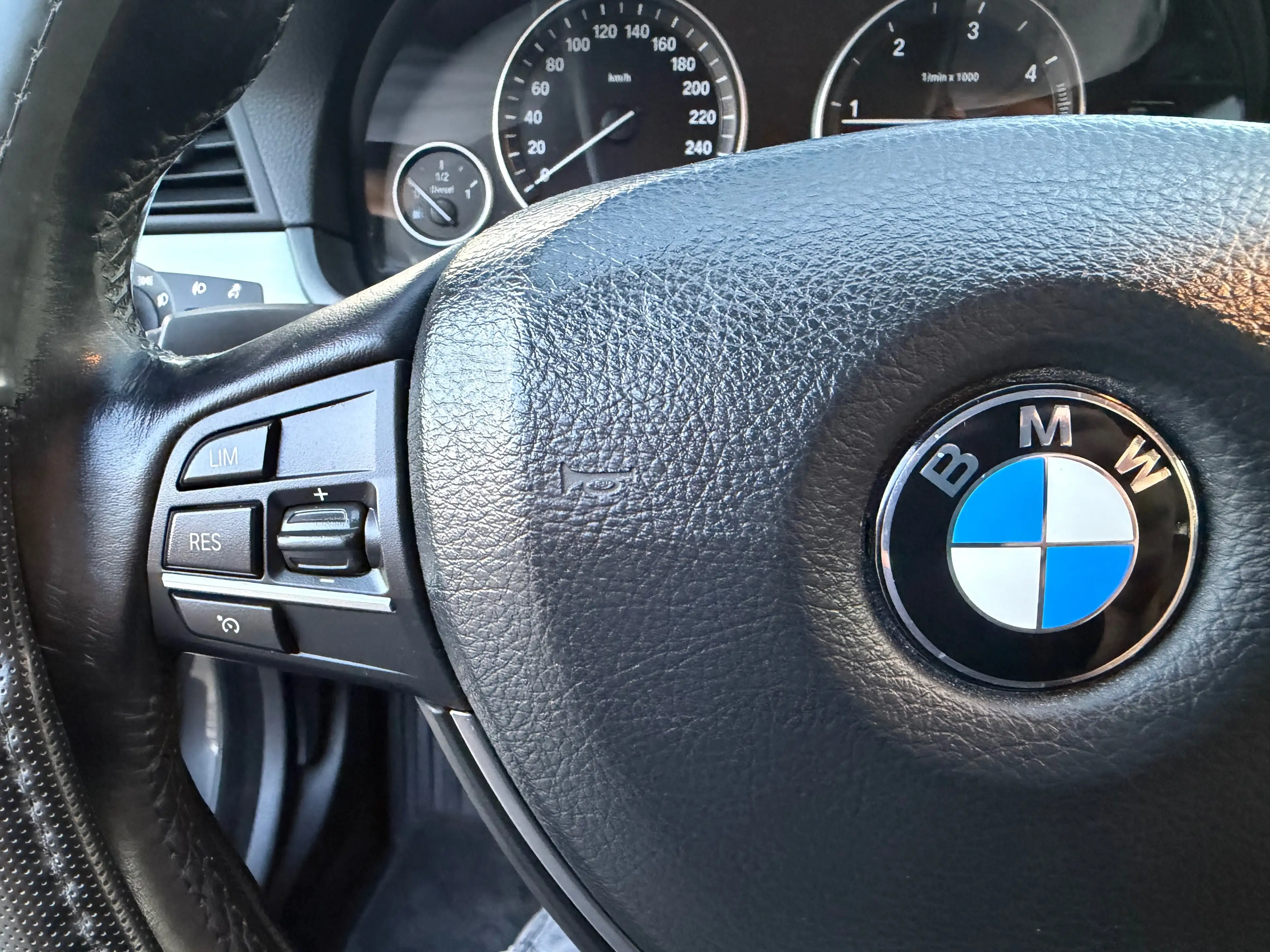 BMW 520 Touring 520d Start/Stop — photo 15