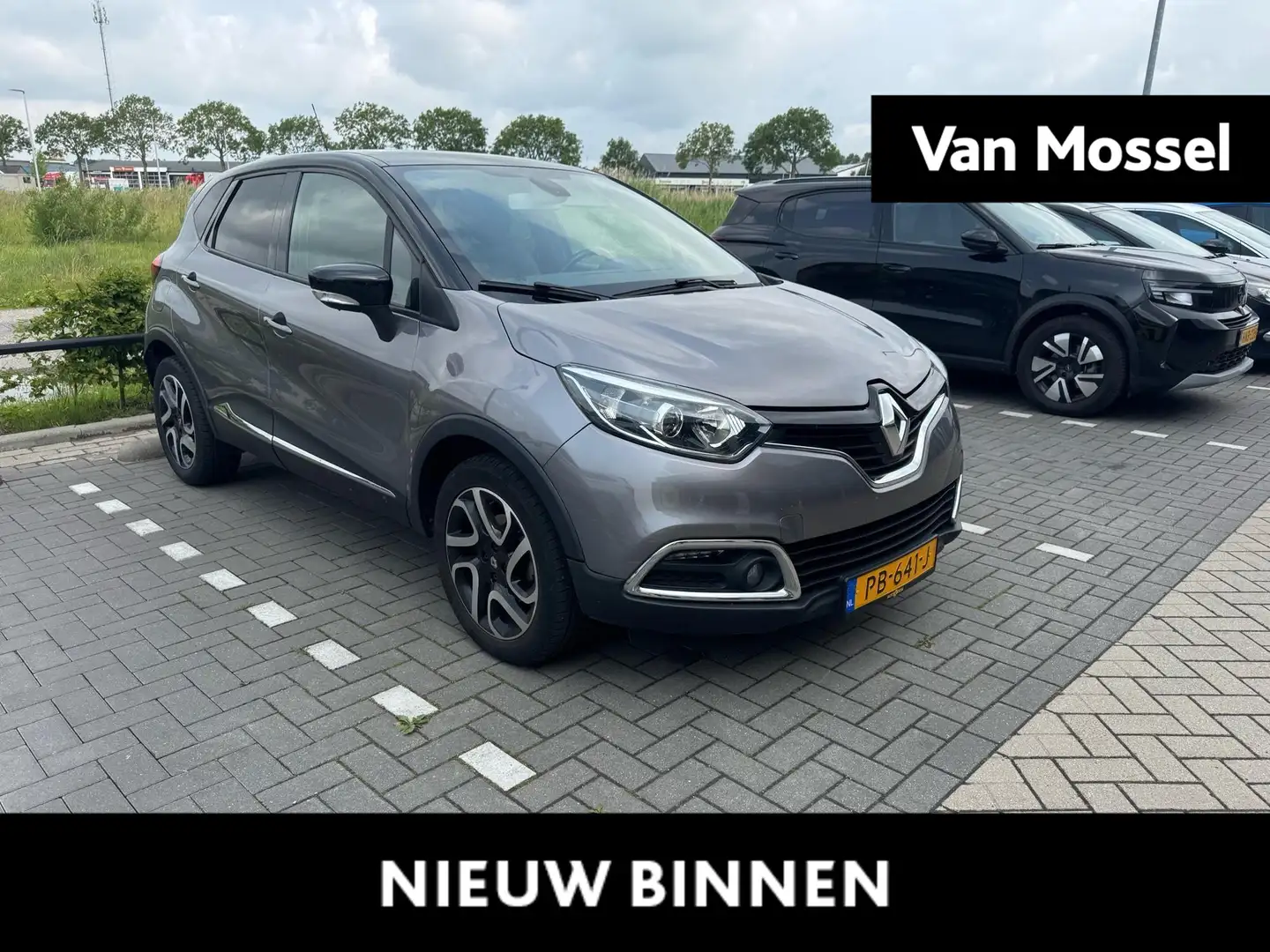 Renault Captur 1.2 TCe Dynamique Gris - 1