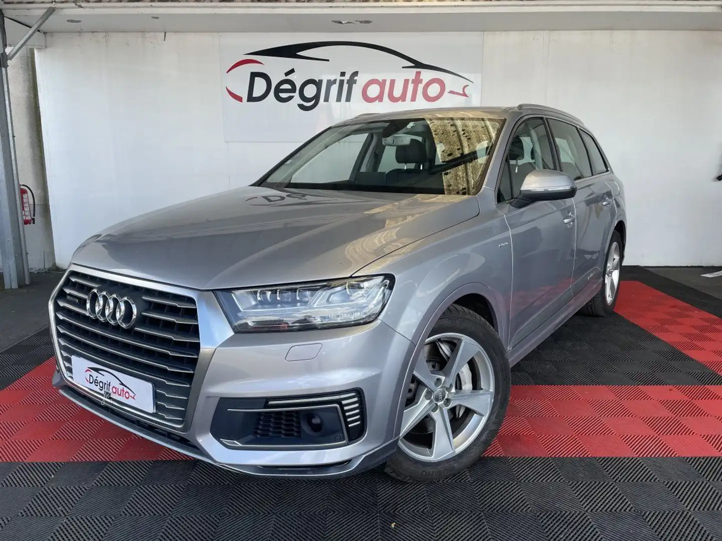 Audi Q7 3.0 V6 TDI e-tron 373 Tiptronic 8 Quattro 5pl Avus Gris - 1