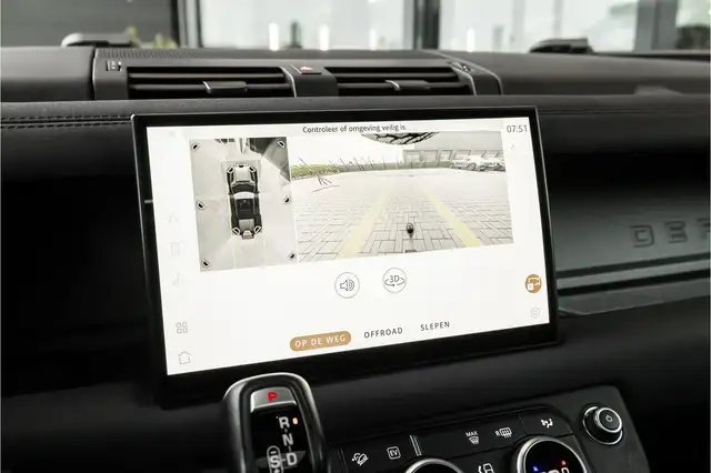 Land Rover Defender view 16
