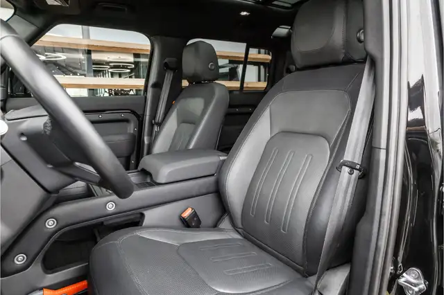 Land Rover Defender view 23
