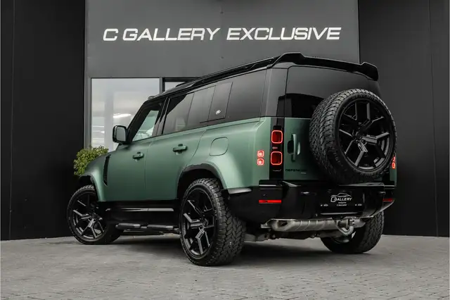 Land Rover Defender view 5