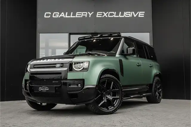 Land Rover Defender view 3