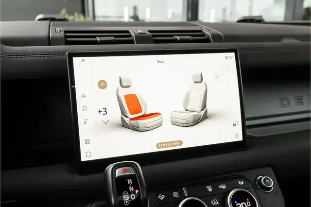 Land Rover Defender view 17