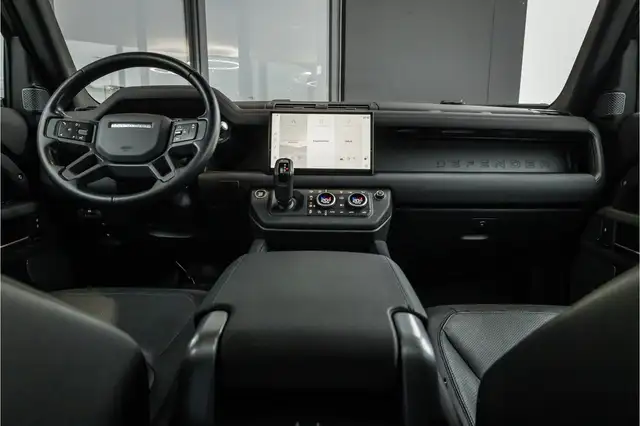 Land Rover Defender view 21