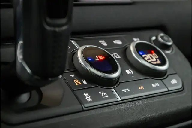 Land Rover Defender view 20