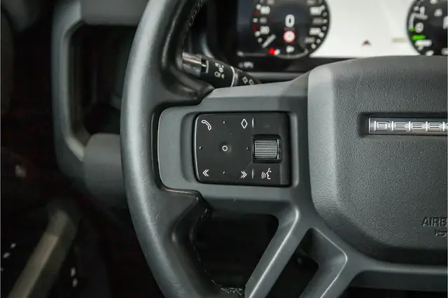 Land Rover Defender view 28