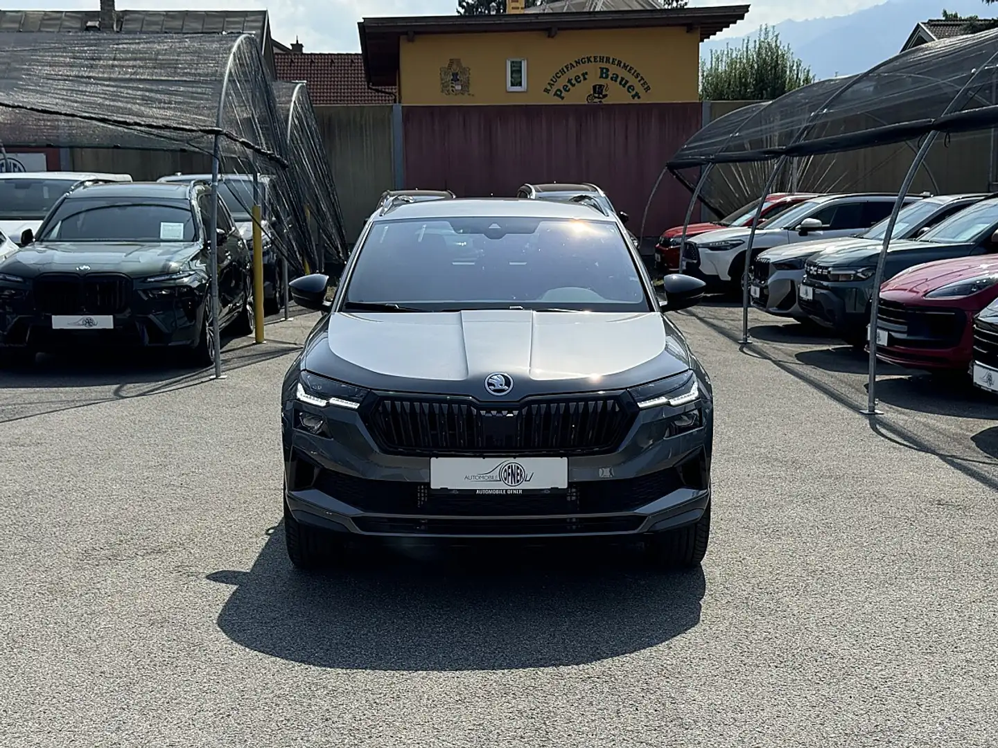 Skoda Karoq 2,0 TDI 4x4 DSG Sportline ACC AHK Matrix-LED CA... Grau - 2