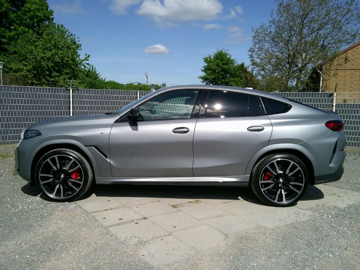 BMW X6 xDrive40d M Sport Pro AHK PanoGD Massage Voll Grijs - 2