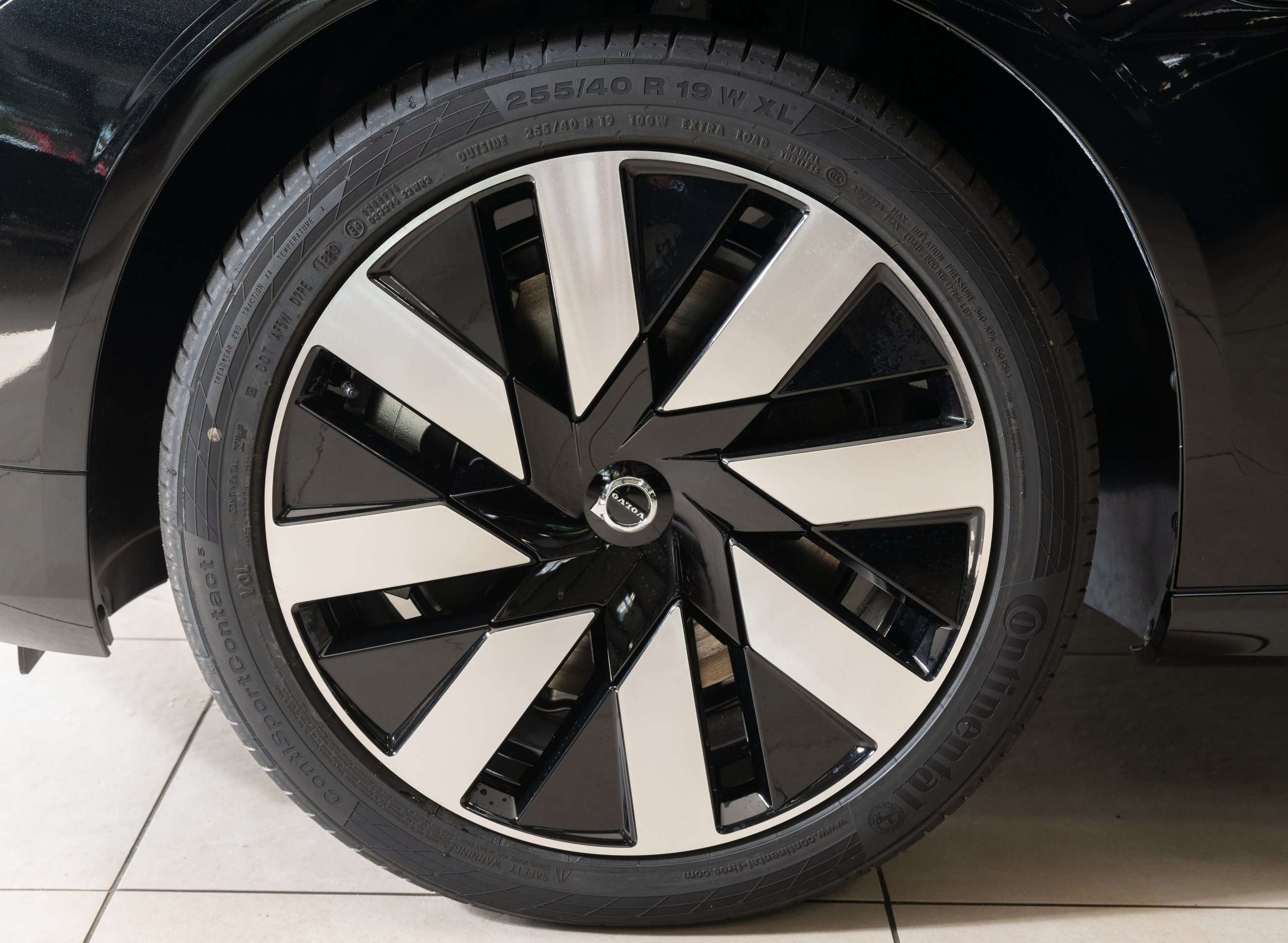 Volvo V90