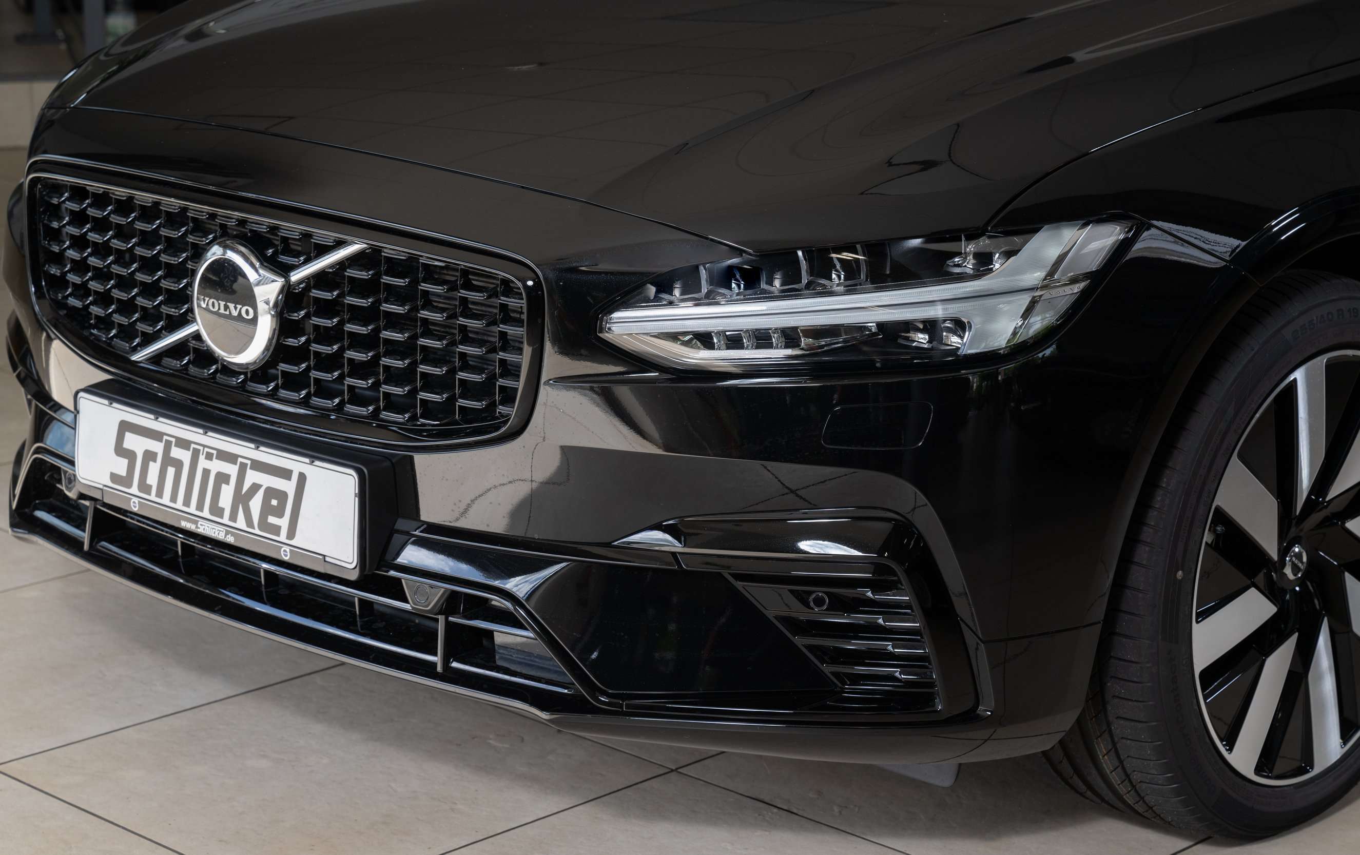 Volvo V90