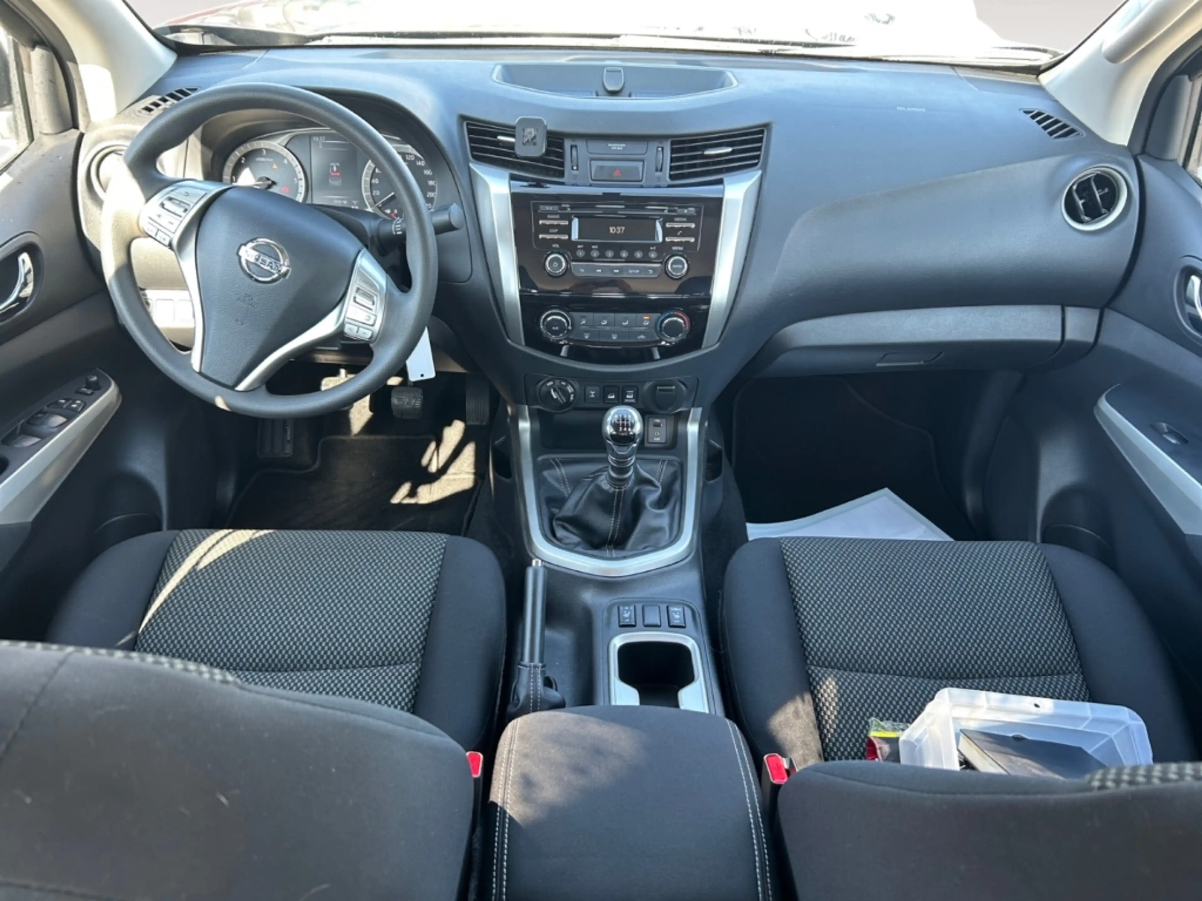 Nissan Navara NP300 Acenta Double Cab 4x4 AHK Sperrdiff. DAB SHZ — photo 9