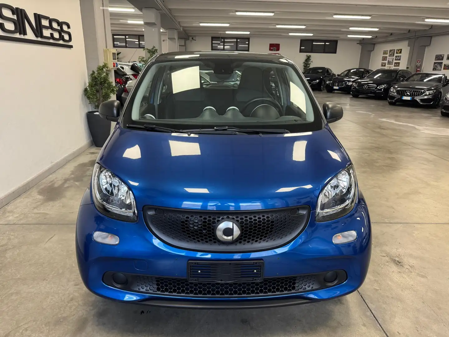 smart forFour 0.9 t Passion 90cv twinamic Garanzia 12 mesi Blu/Azzurro - 2
