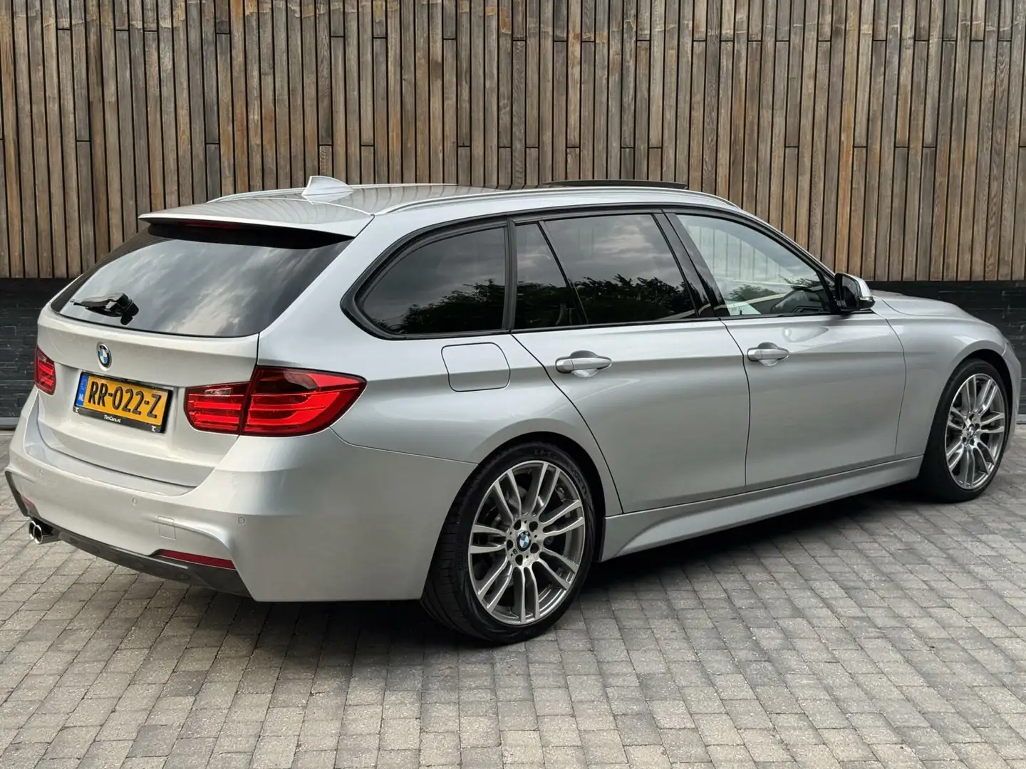 BMW 325 3-serie Touring 325d M-pakket M-sport Automaat | P Gris - 2