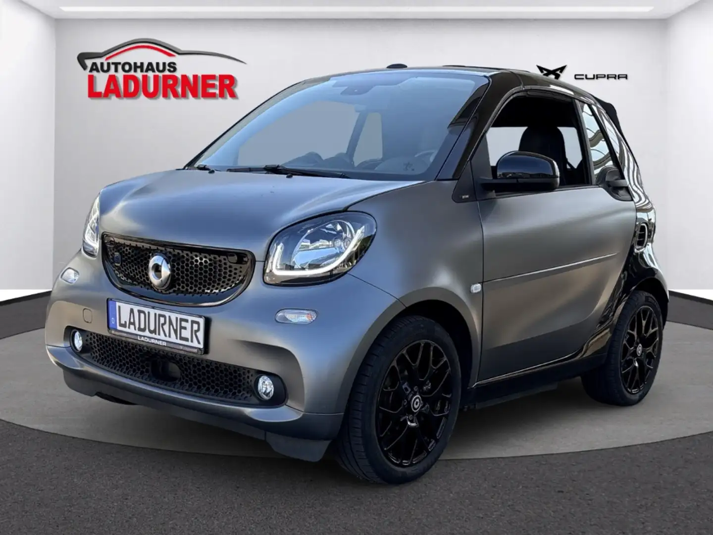 smart forTwo cabrio electric drive EQ Leder Klimaautom Kom-pake Schwarz - 2