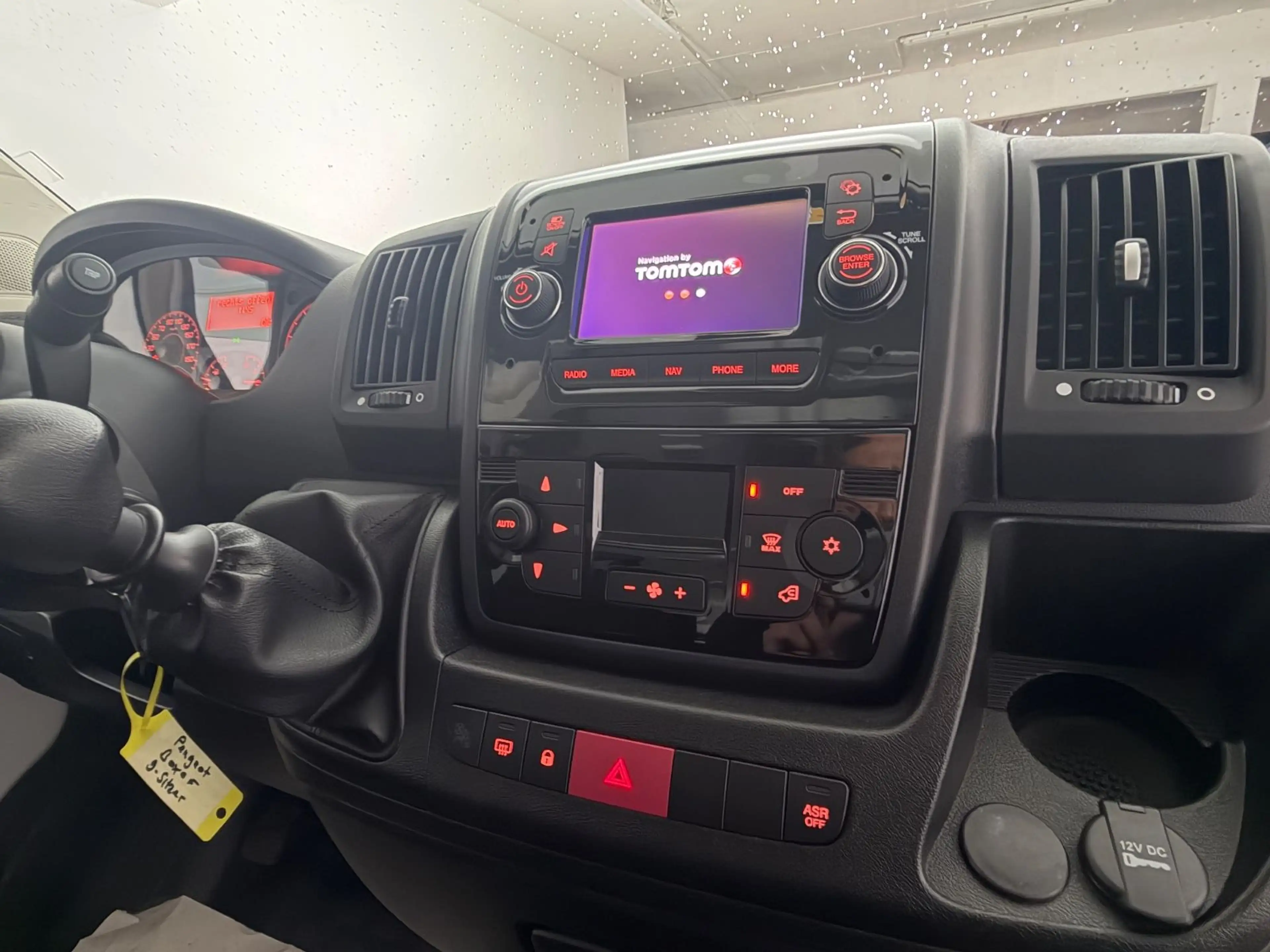 Peugeot Boxer Kombi 330 L1H1 Active/1.HD/NAVI/AHK/PDC/ — photo 15