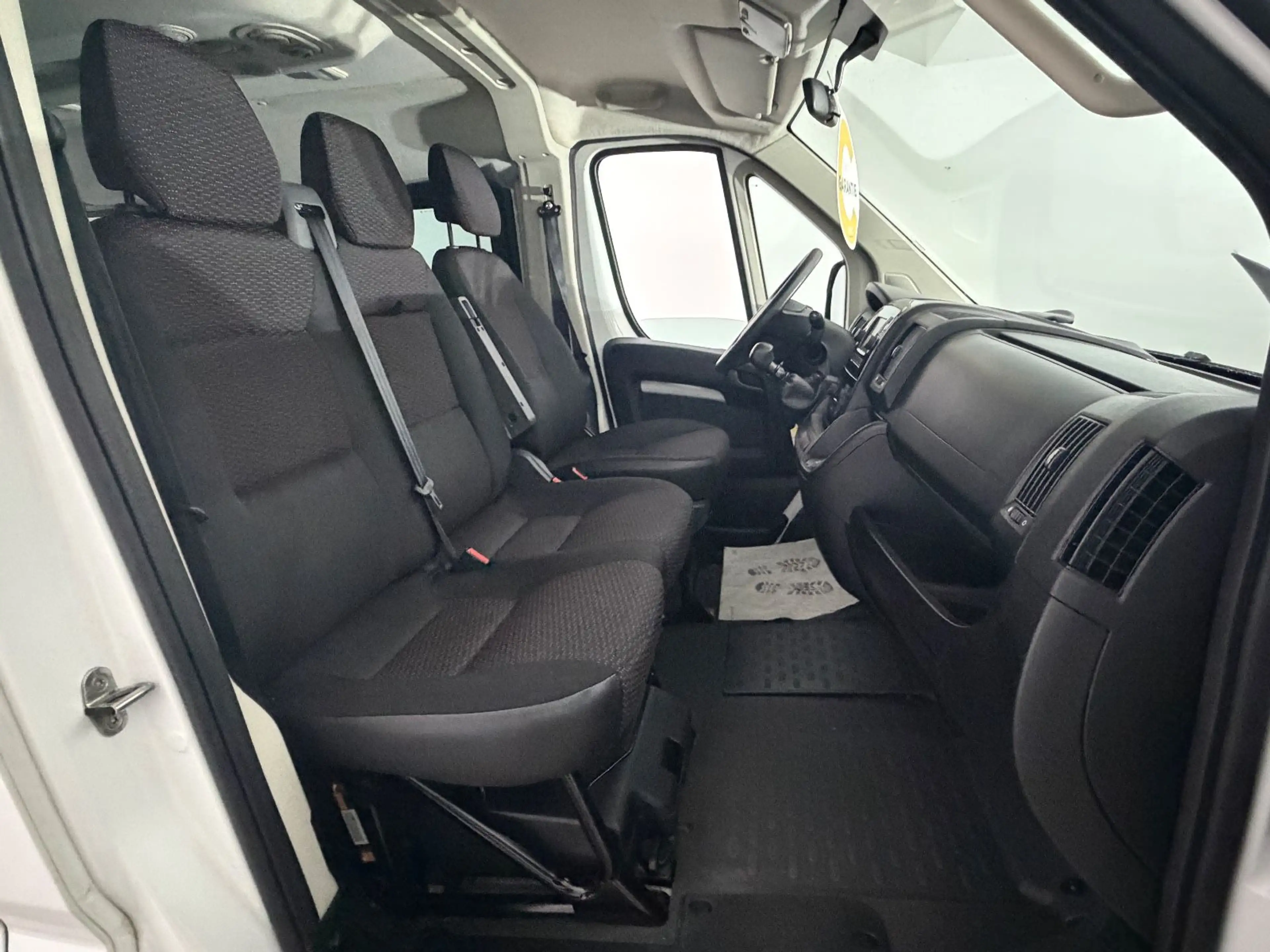 Peugeot Boxer Kombi 330 L1H1 Active/1.HD/NAVI/AHK/PDC/ — photo 7
