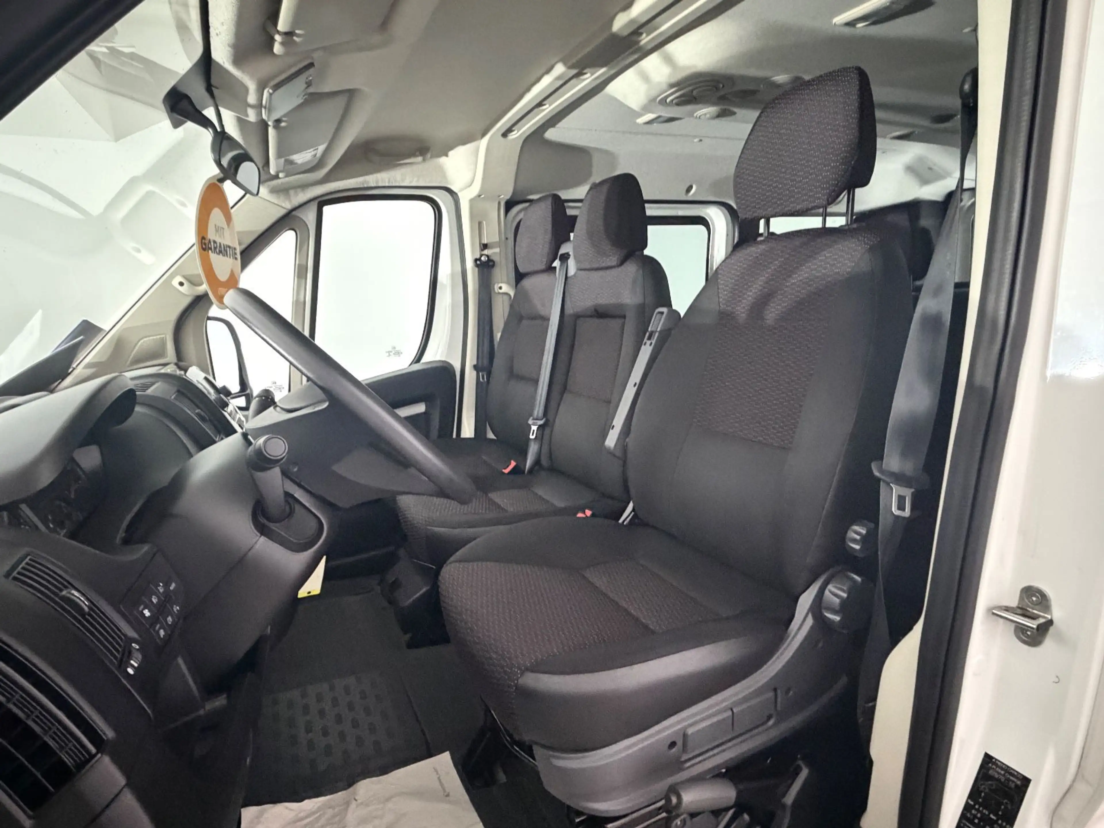 Peugeot Boxer Kombi 330 L1H1 Active/1.HD/NAVI/AHK/PDC/ — photo 6