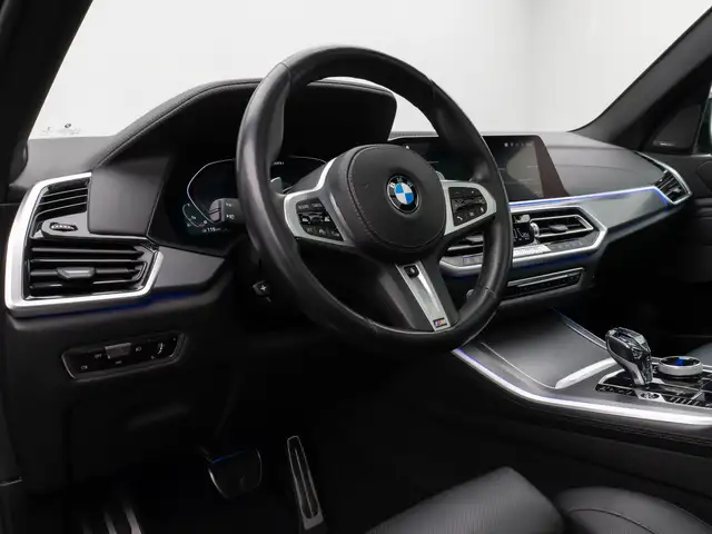 BMW X5 M view 20