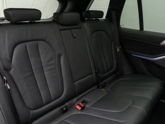 BMW X5 M view 28