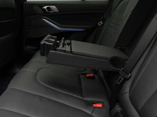 BMW X5 M view 27