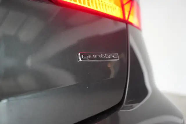 Audi A6 view 7