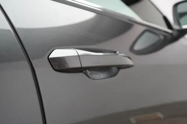 Audi A6 view 14