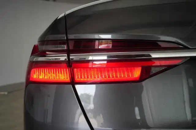Audi A6 view 13