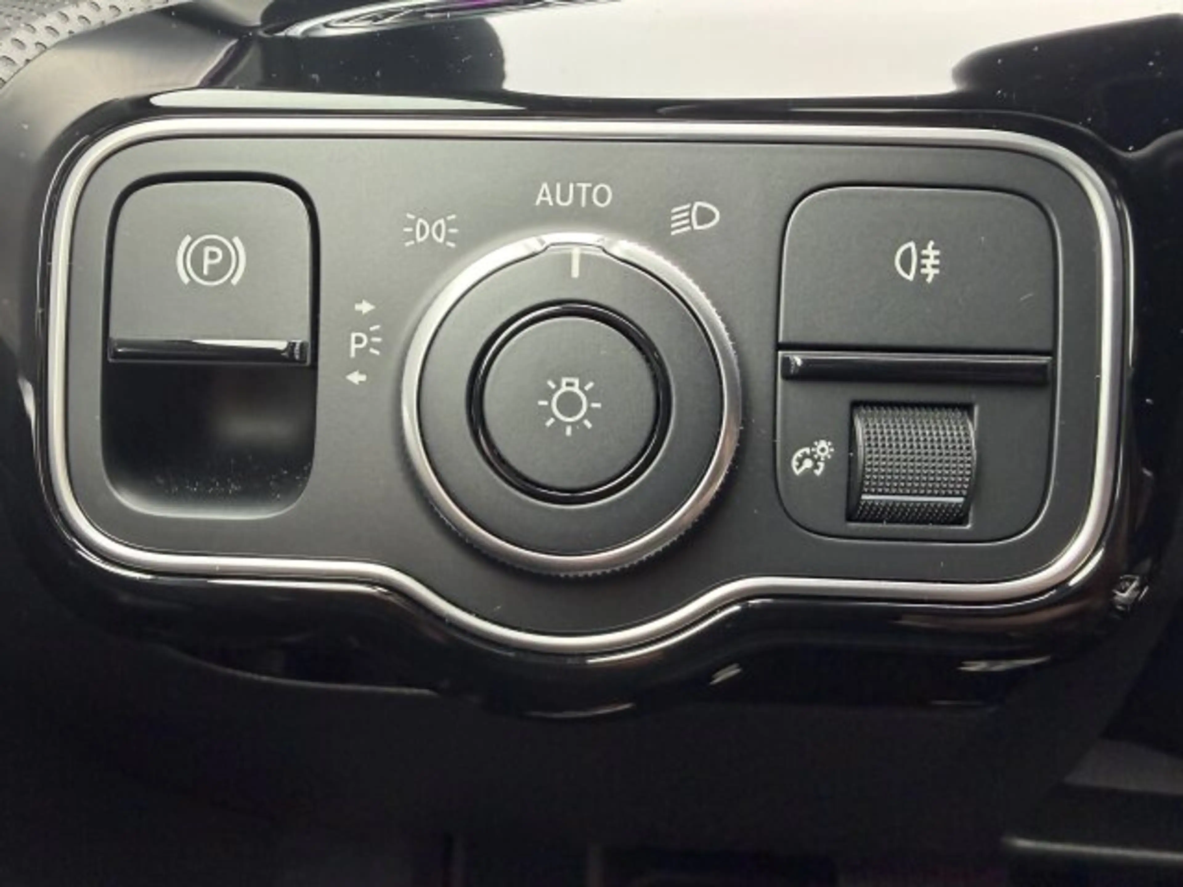 Mercedes-Benz A 180 A 180 Progressive LED Distronic Panorama 360°... — photo 11