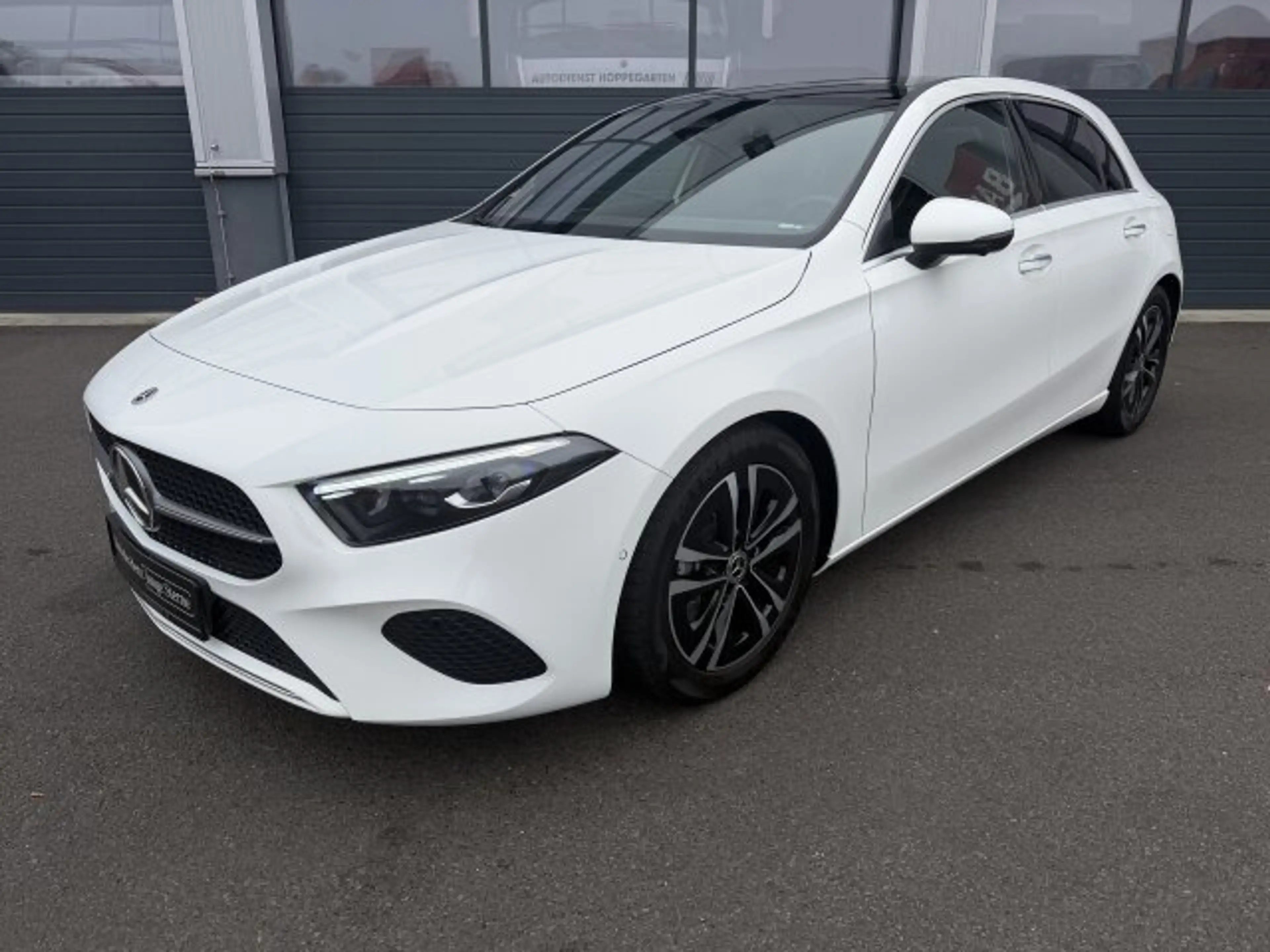 Mercedes-Benz A 180 A 180 Progressive LED Distronic Panorama 360°... — photo 2