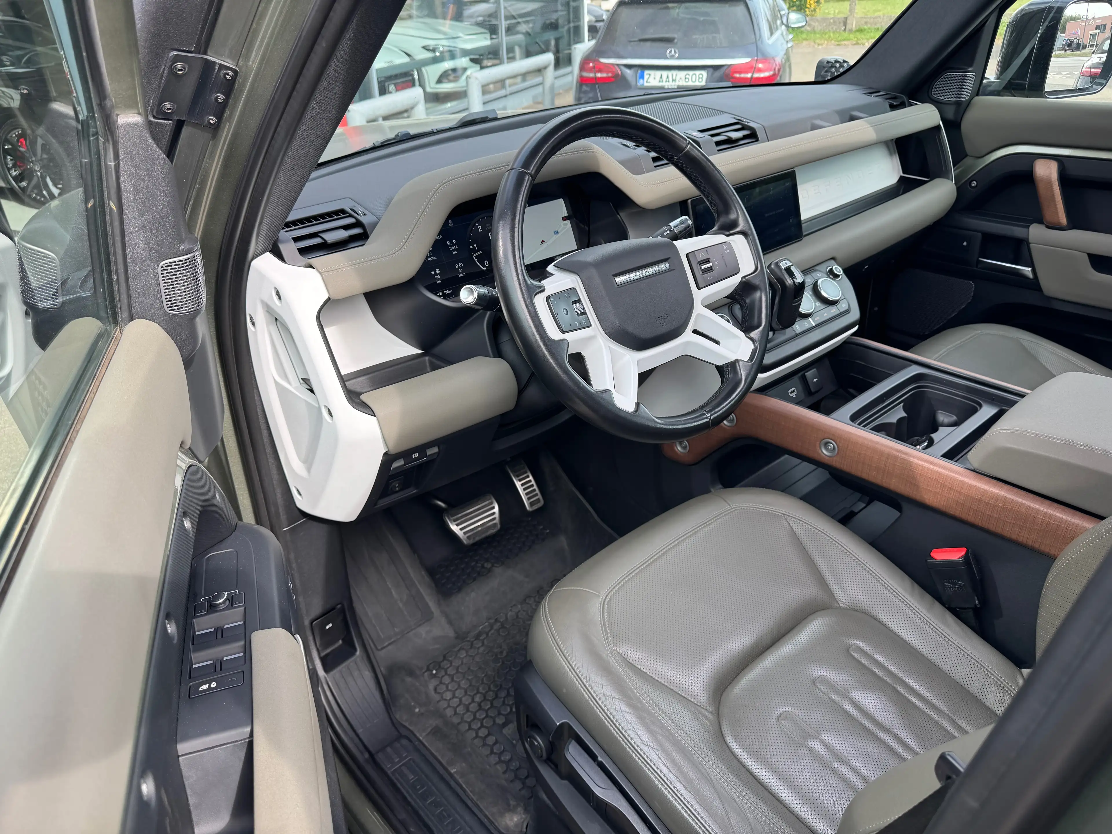 Land Rover Defender Defender 110 3.0 D MHEV D200 TOIT PANO CAMERA360 1ER PROPRIETAIRE FULL OPTION — photo 14