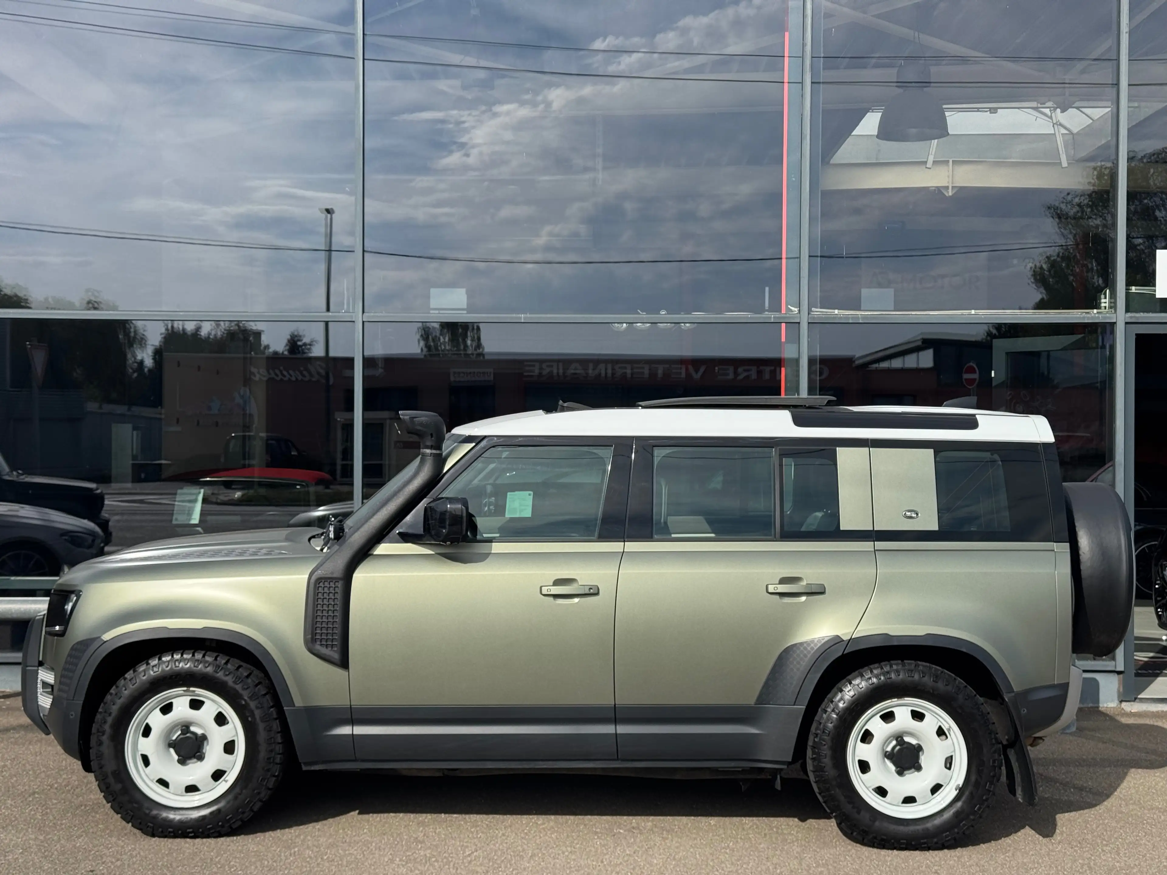 Land Rover Defender Defender 110 3.0 D MHEV D200 TOIT PANO CAMERA360 1ER PROPRIETAIRE FULL OPTION — photo 6